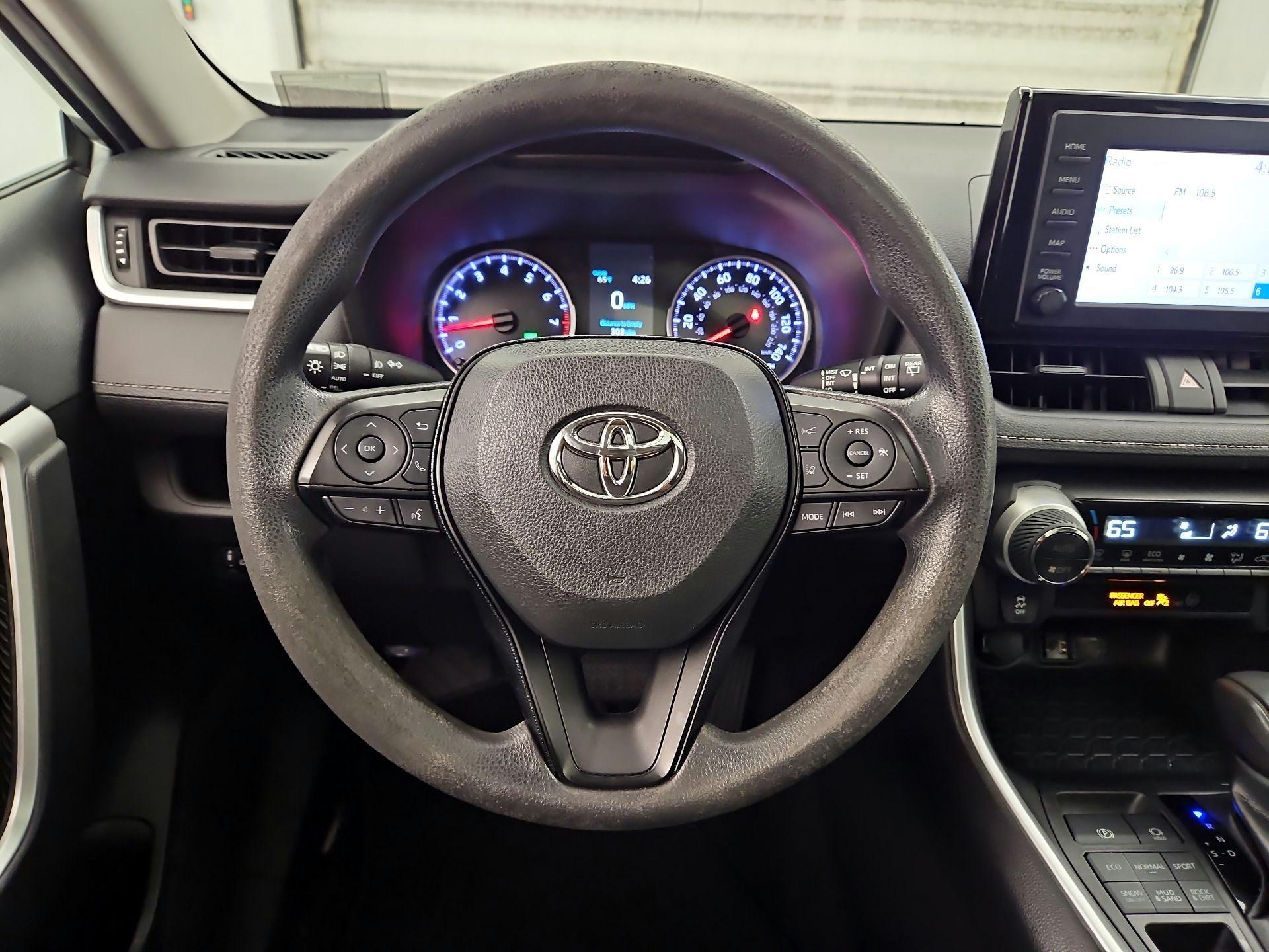 Thumbnail: 2019 Toyota RAV4 - 10