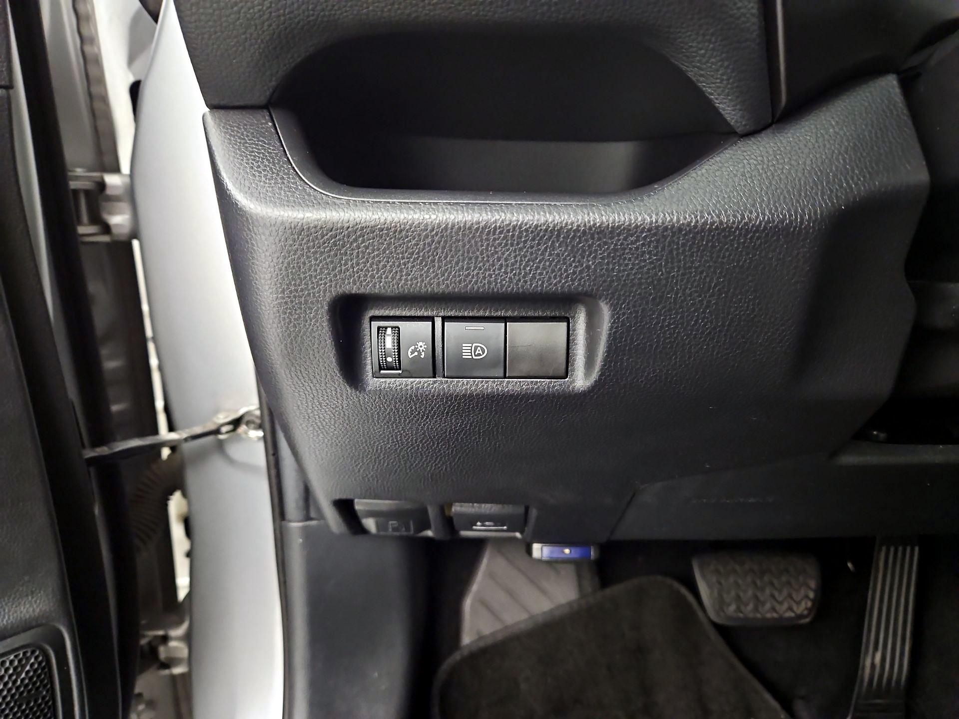 Thumbnail: 2019 Toyota RAV4 - 13