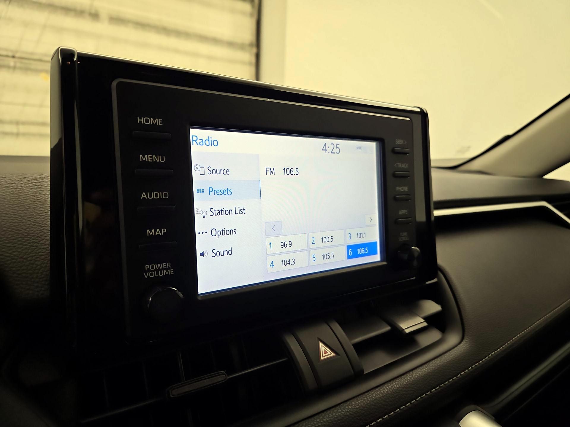 Thumbnail: 2019 Toyota RAV4 - 15