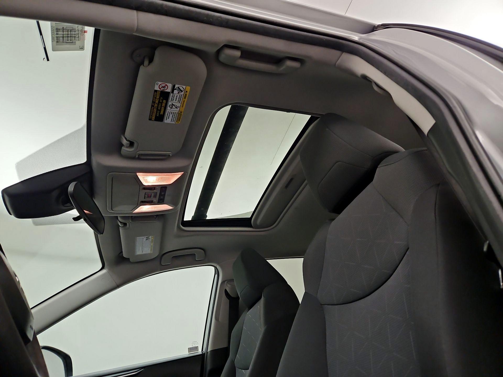 Thumbnail: 2019 Toyota RAV4 - 19