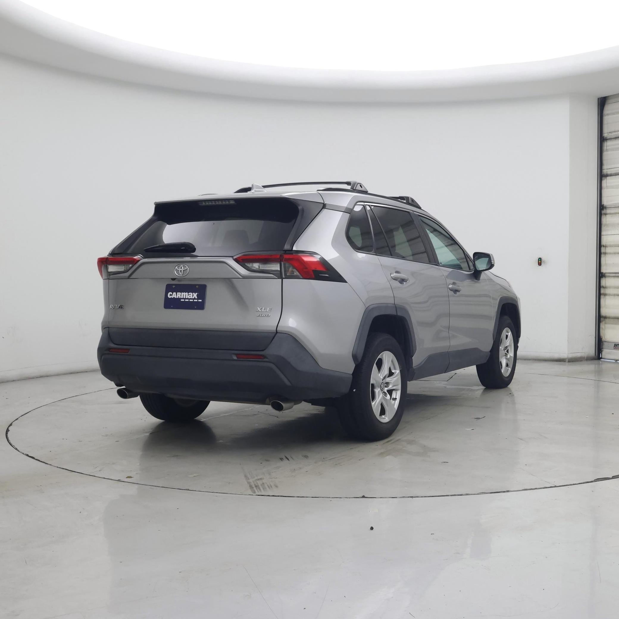 Thumbnail: 2019 Toyota RAV4 - 8