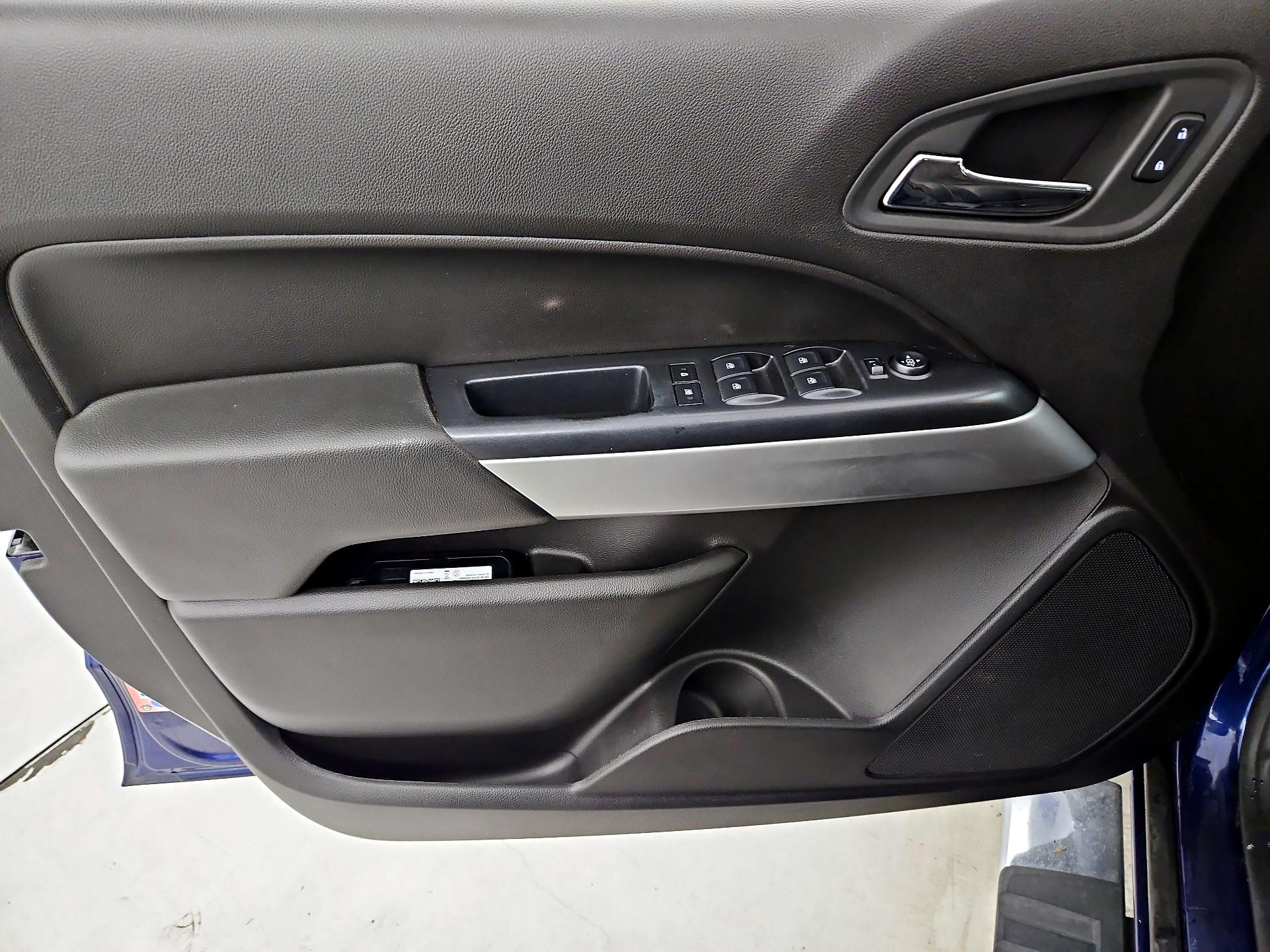 Thumbnail: 2016 Chevrolet Colorado - 12