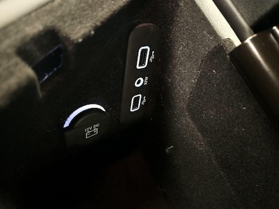 USB/AUX Ports