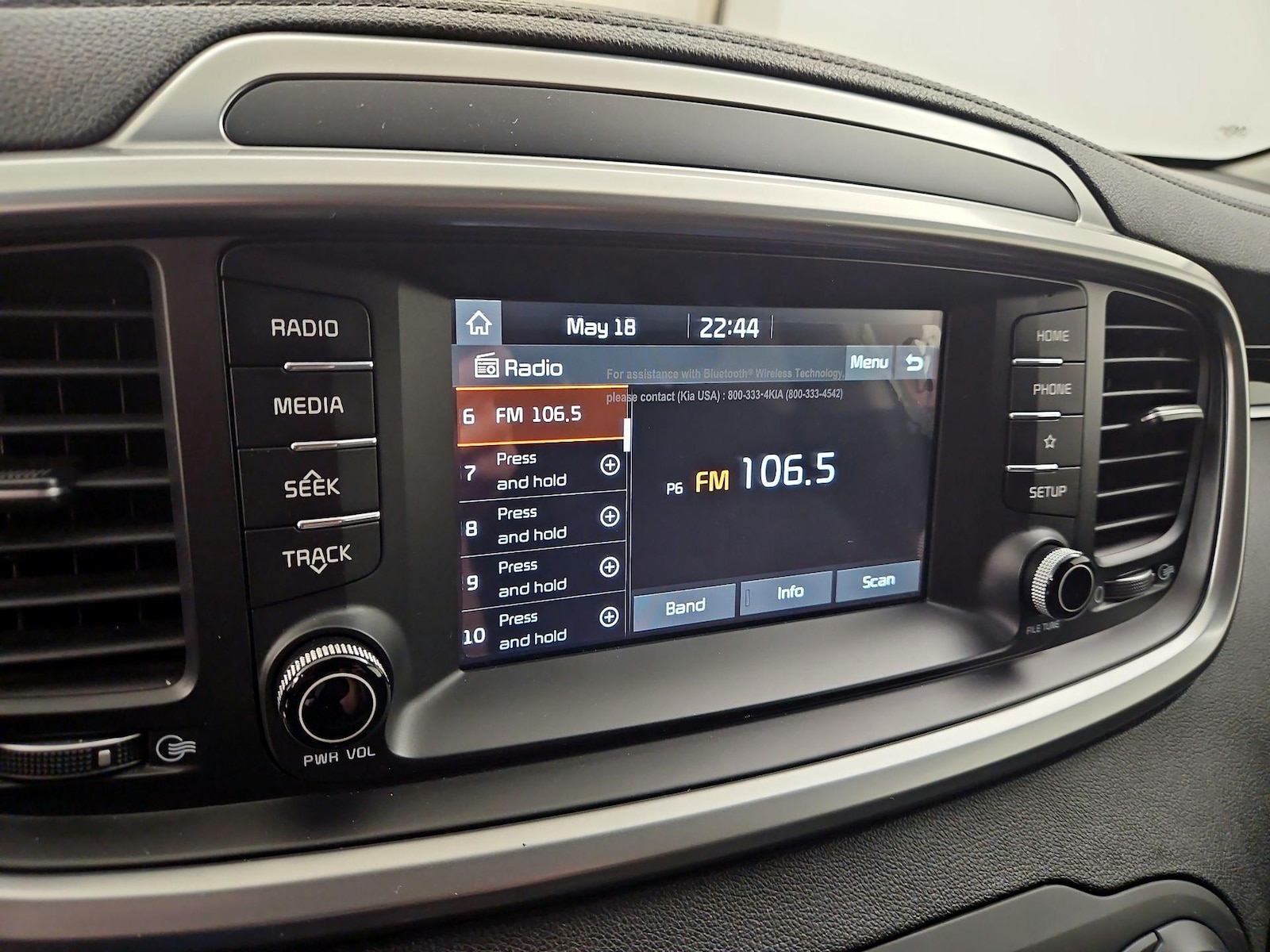 2020 Kia Sorento LX - Photo 16