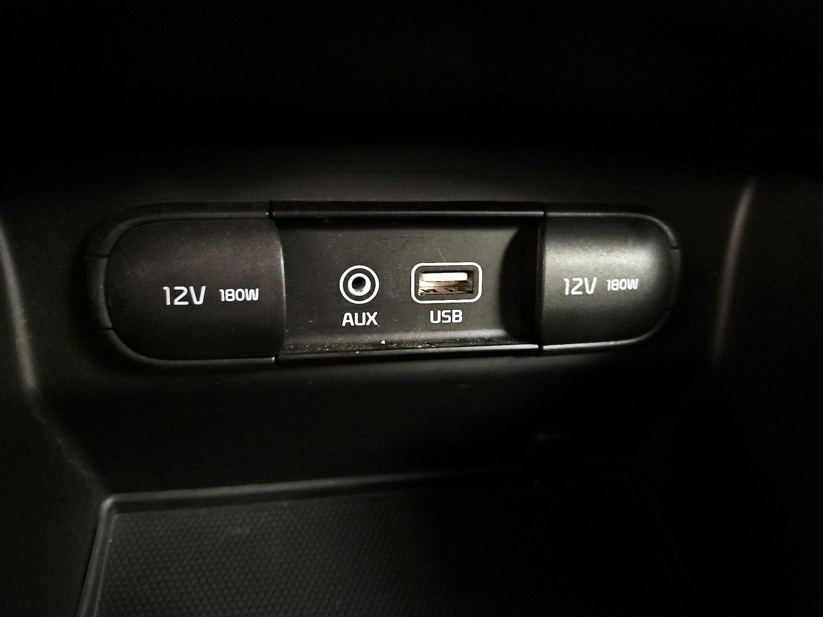 2020 Kia Sorento LX - Photo 19