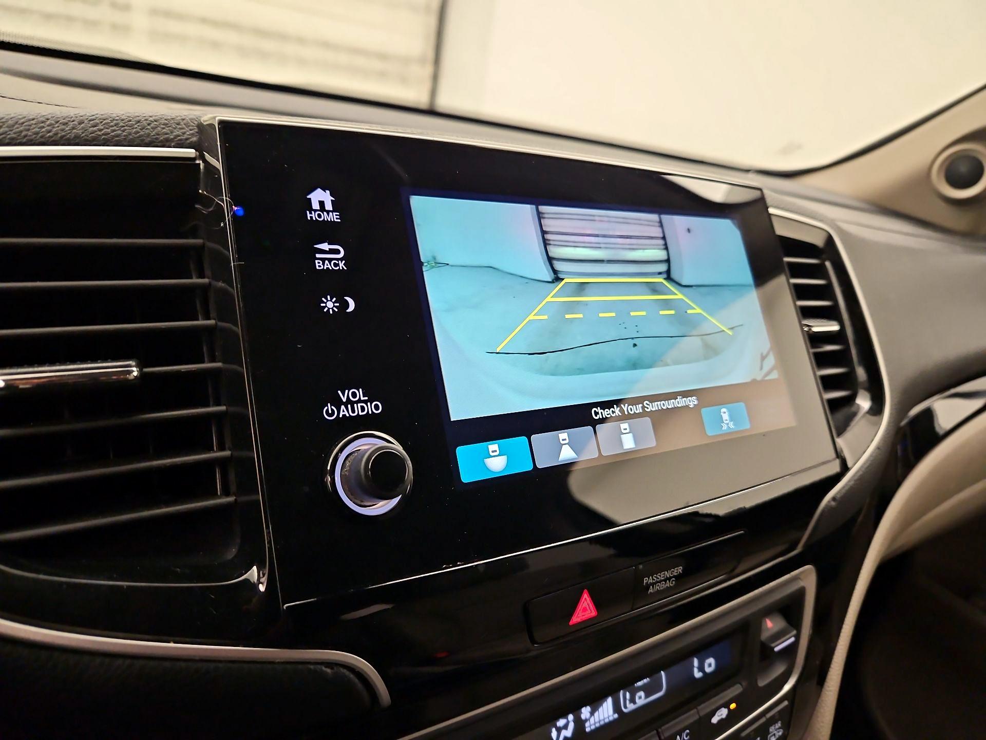Thumbnail: 2020 Honda Pilot - 15