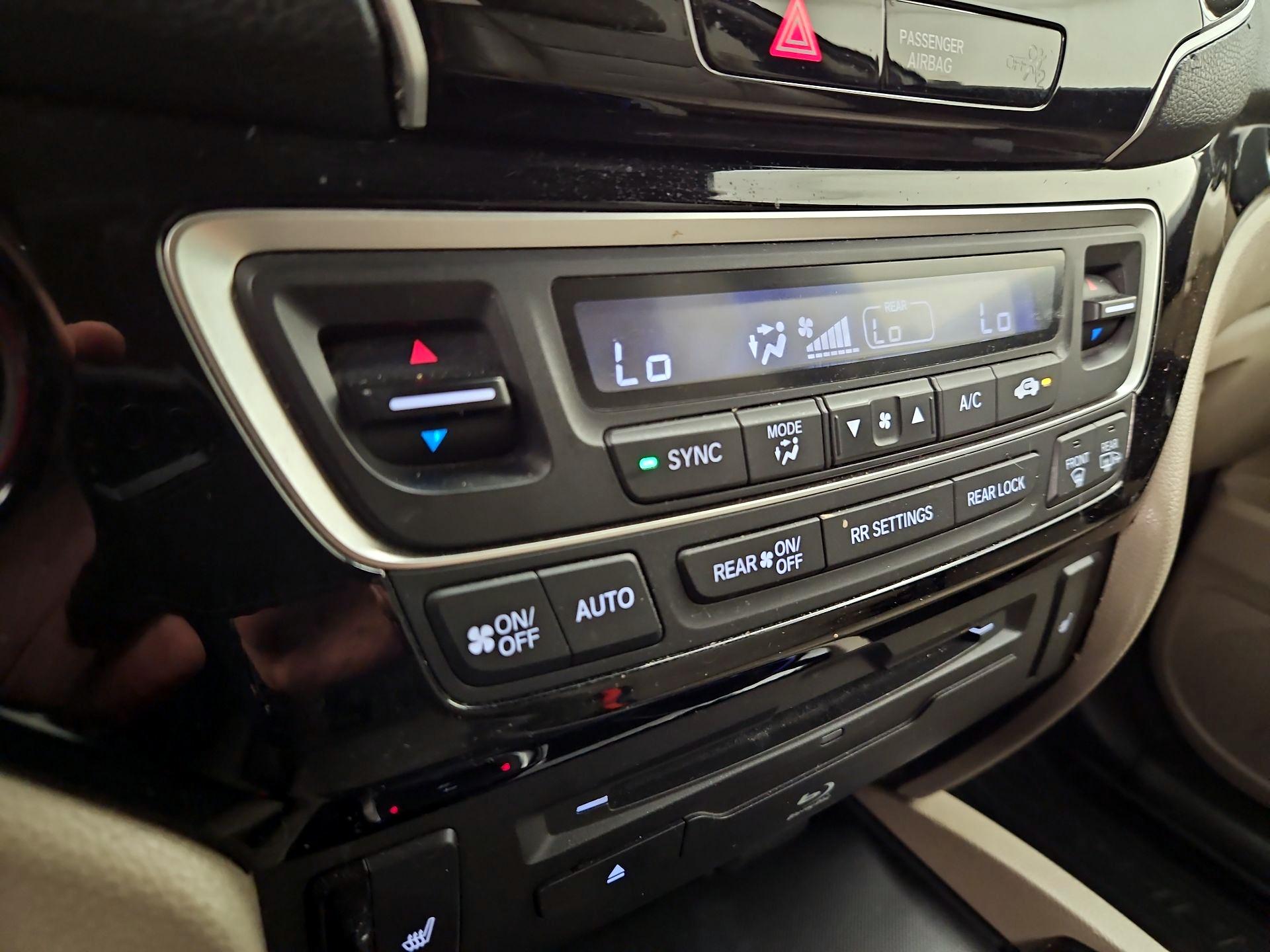 Thumbnail: 2020 Honda Pilot - 17