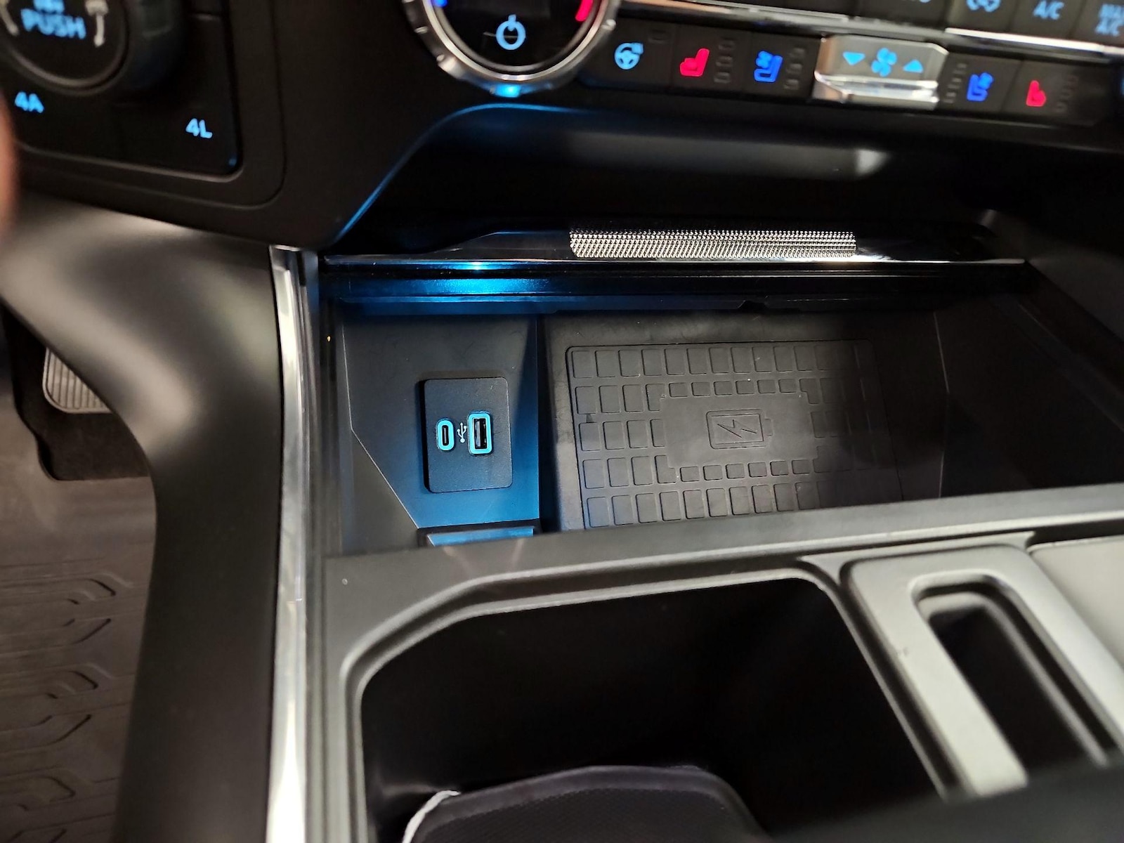 2021 Ford F-150 Raptor - Photo 20