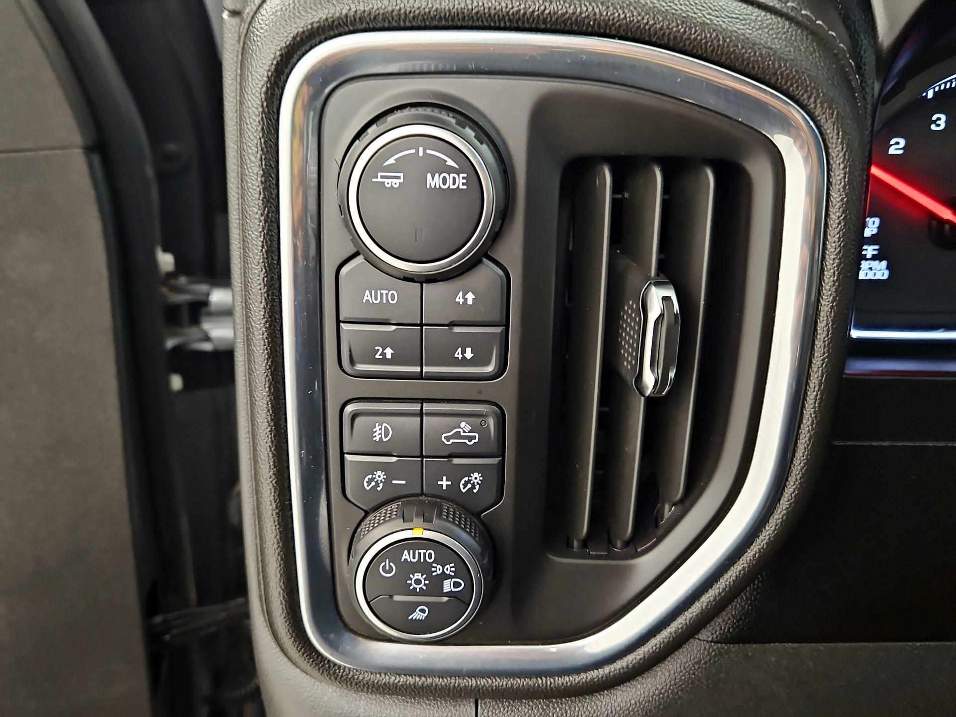 Thumbnail: 2020 Chevrolet Silverado 1500 - 13