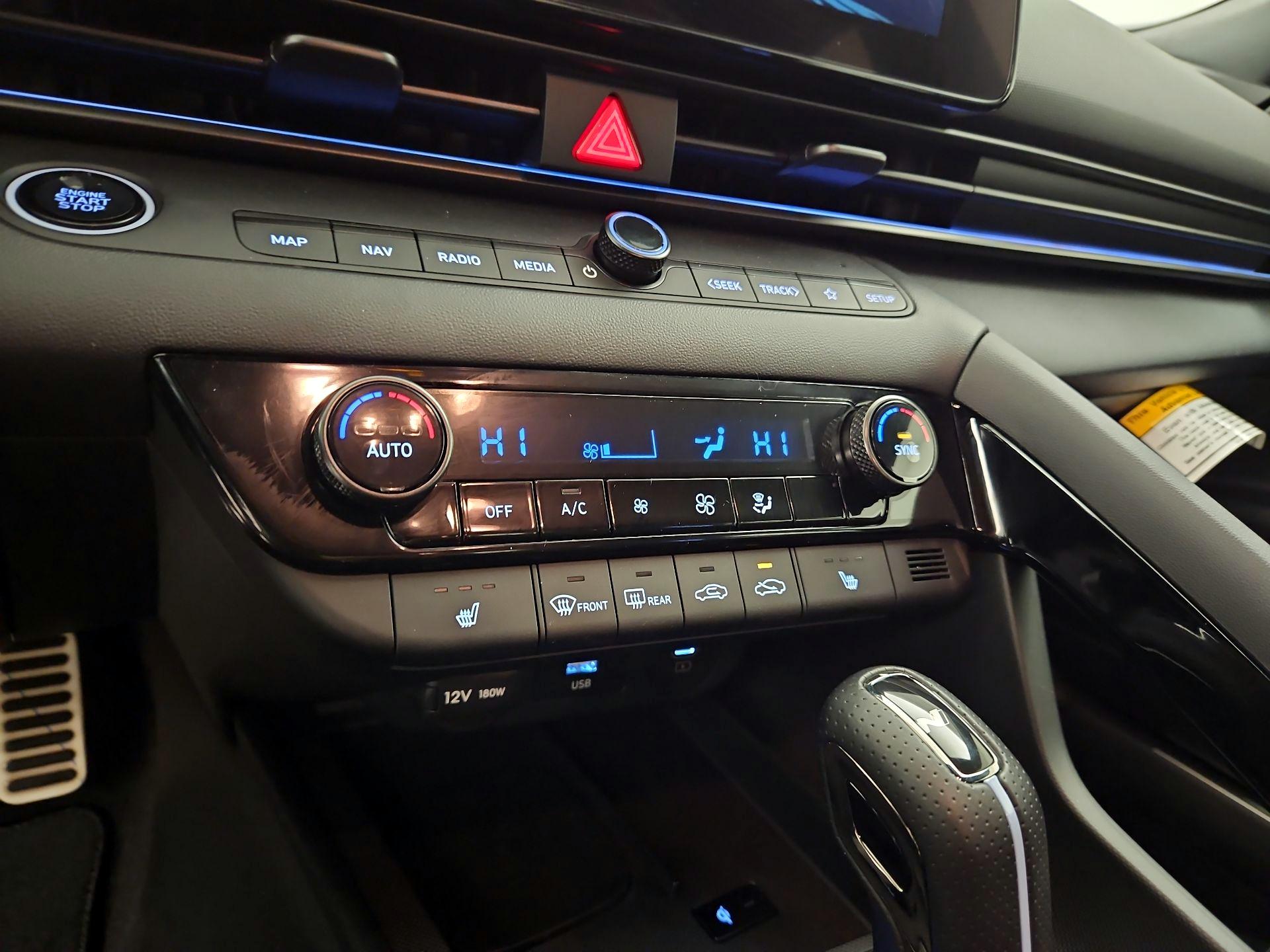 Thumbnail: 2025 Hyundai Elantra - 17