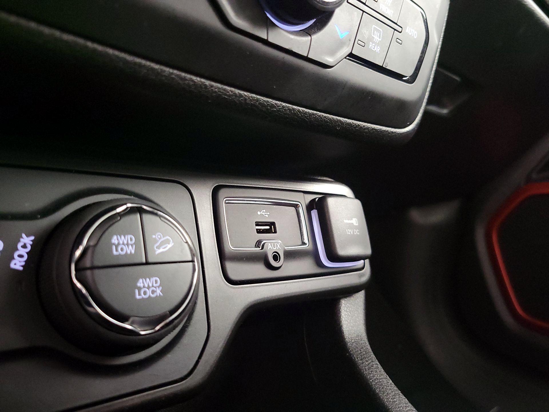 Thumbnail: 2021 Jeep Renegade - 19