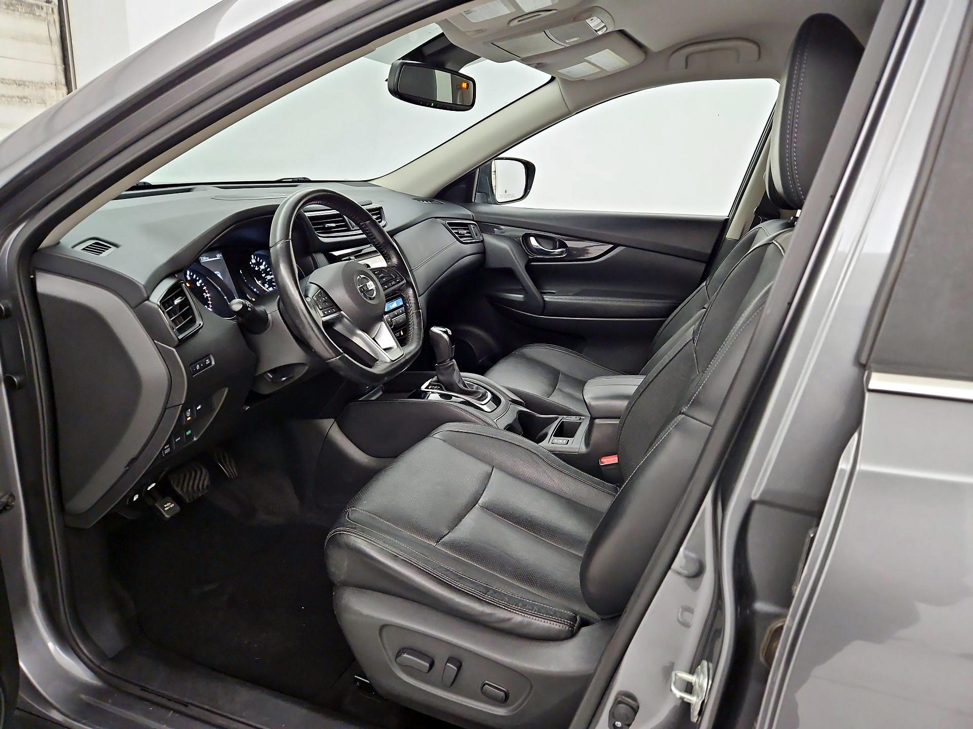 Thumbnail: 2017 Nissan Rogue - 11
