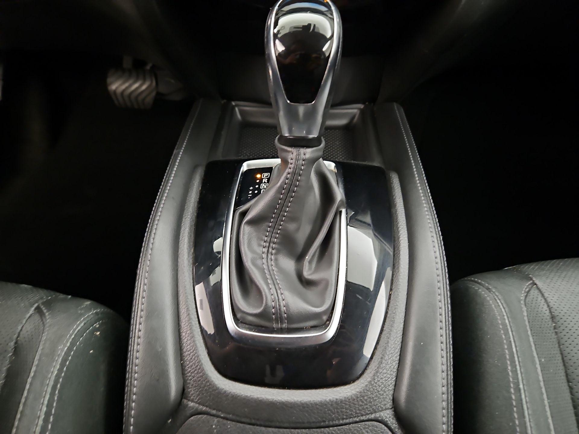Thumbnail: 2017 Nissan Rogue - 18