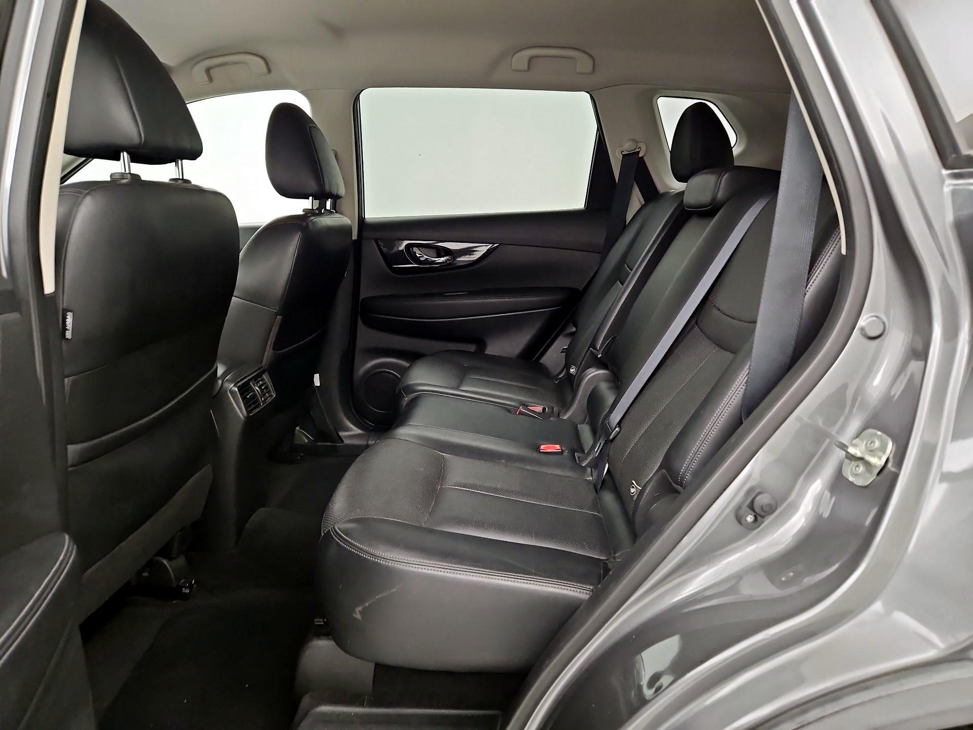 Thumbnail: 2017 Nissan Rogue - 20