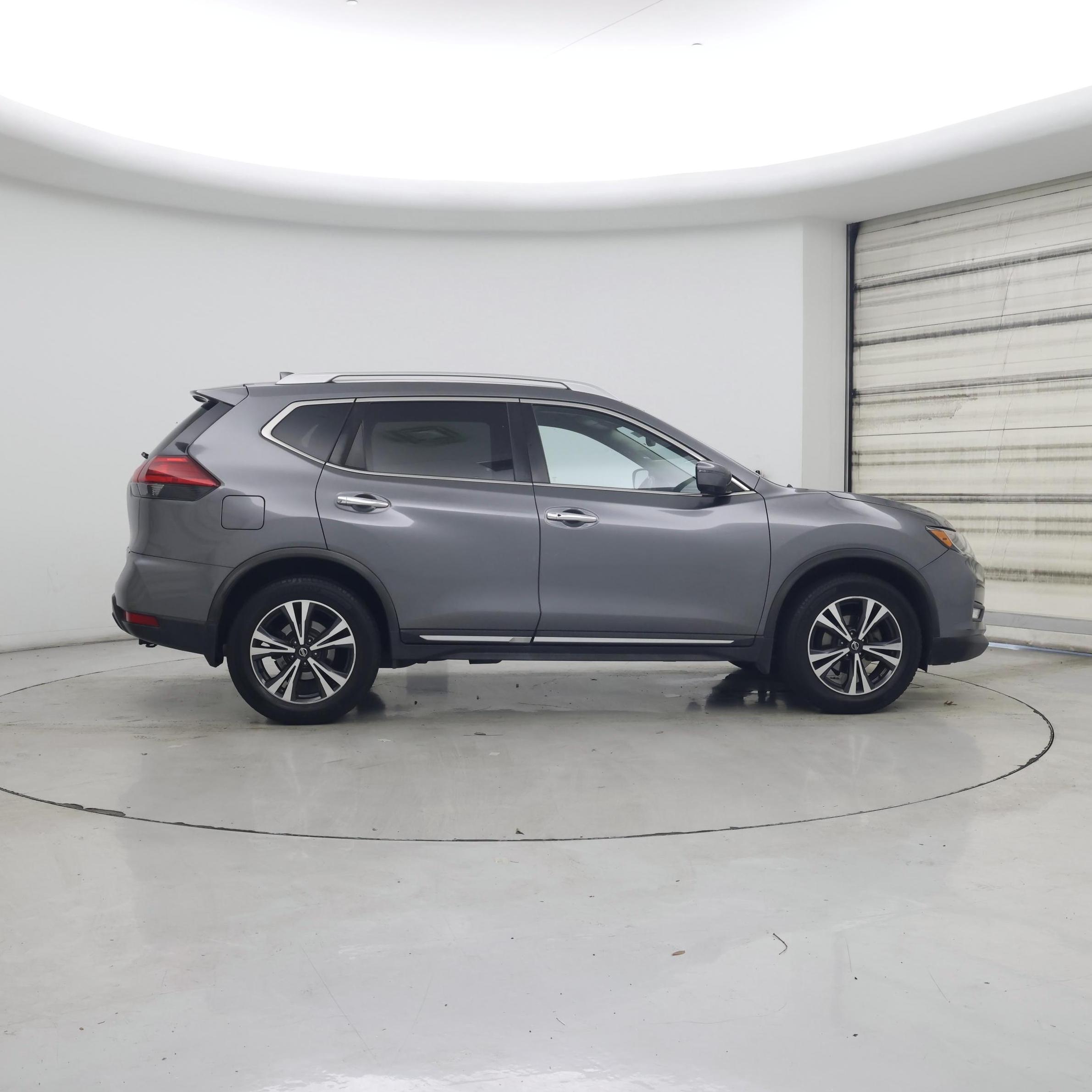 Thumbnail: 2017 Nissan Rogue - 7