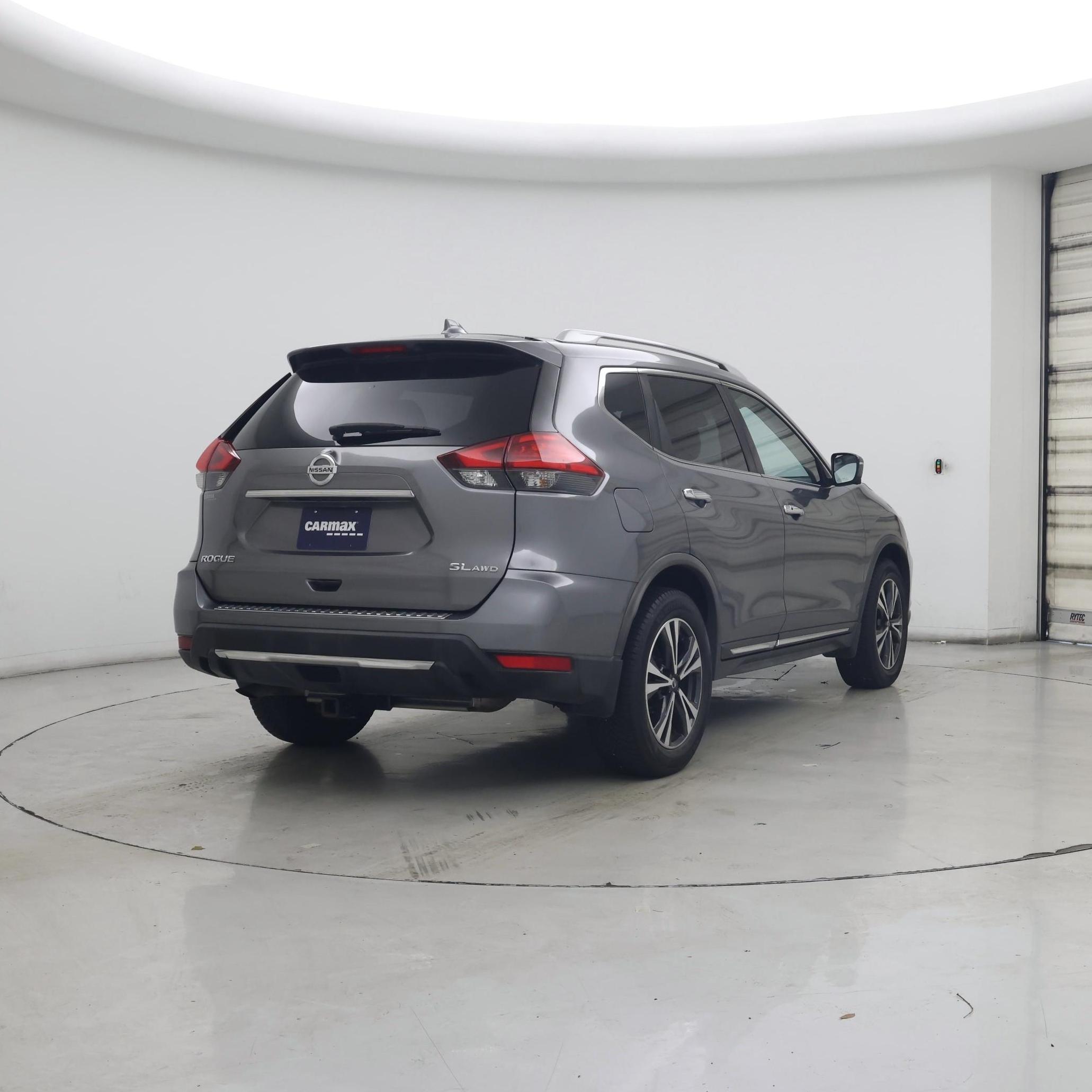 Thumbnail: 2017 Nissan Rogue - 8