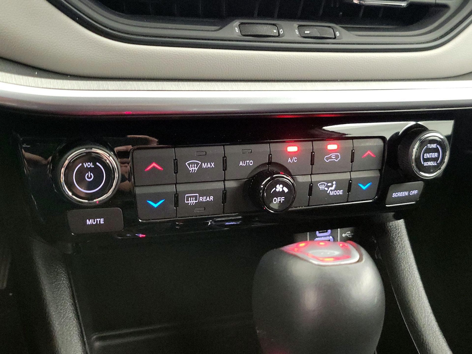 2025 Jeep Compass Limited - Photo 17