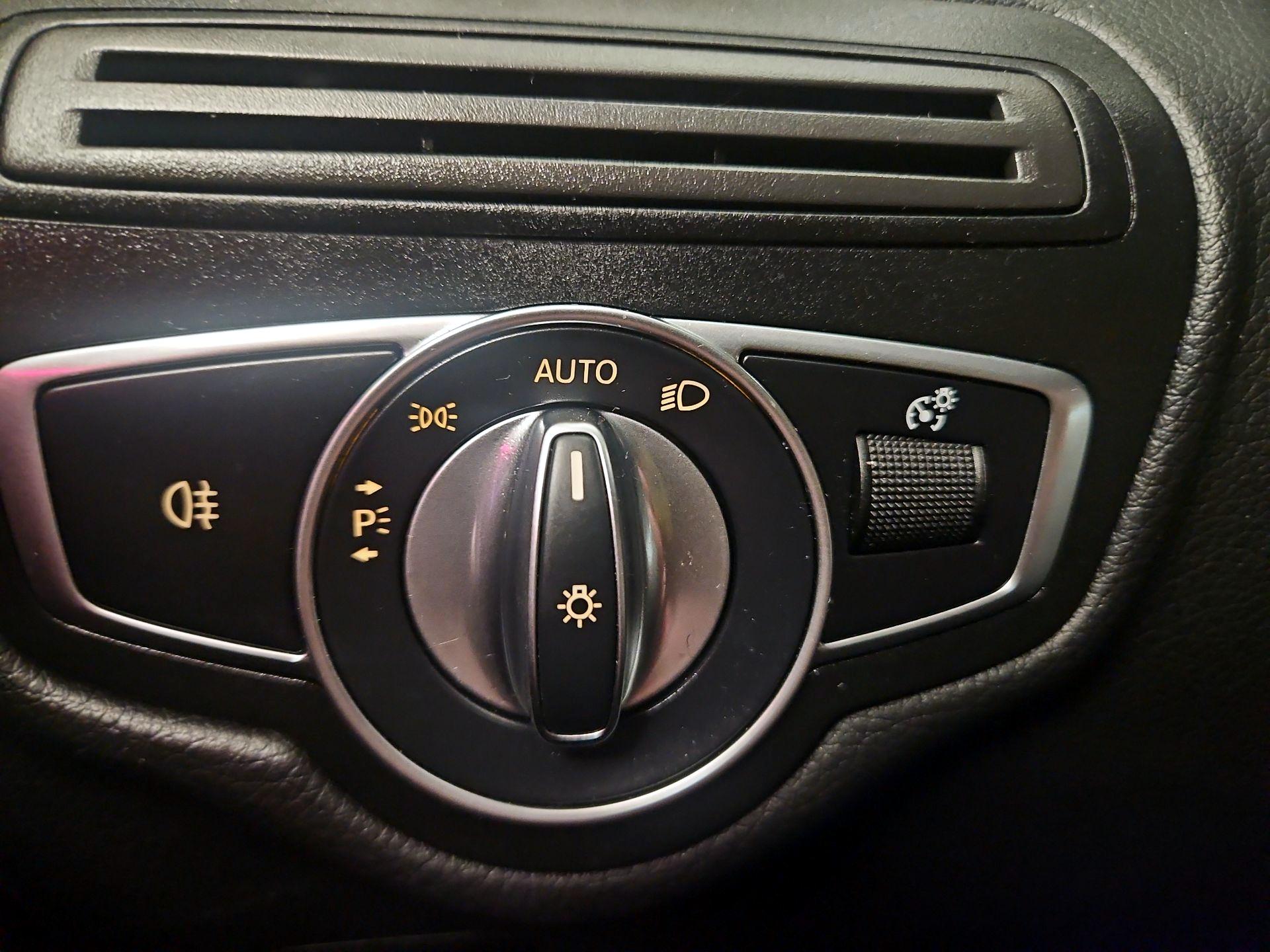 Thumbnail: 2022 Mercedes-Benz GLC - 13