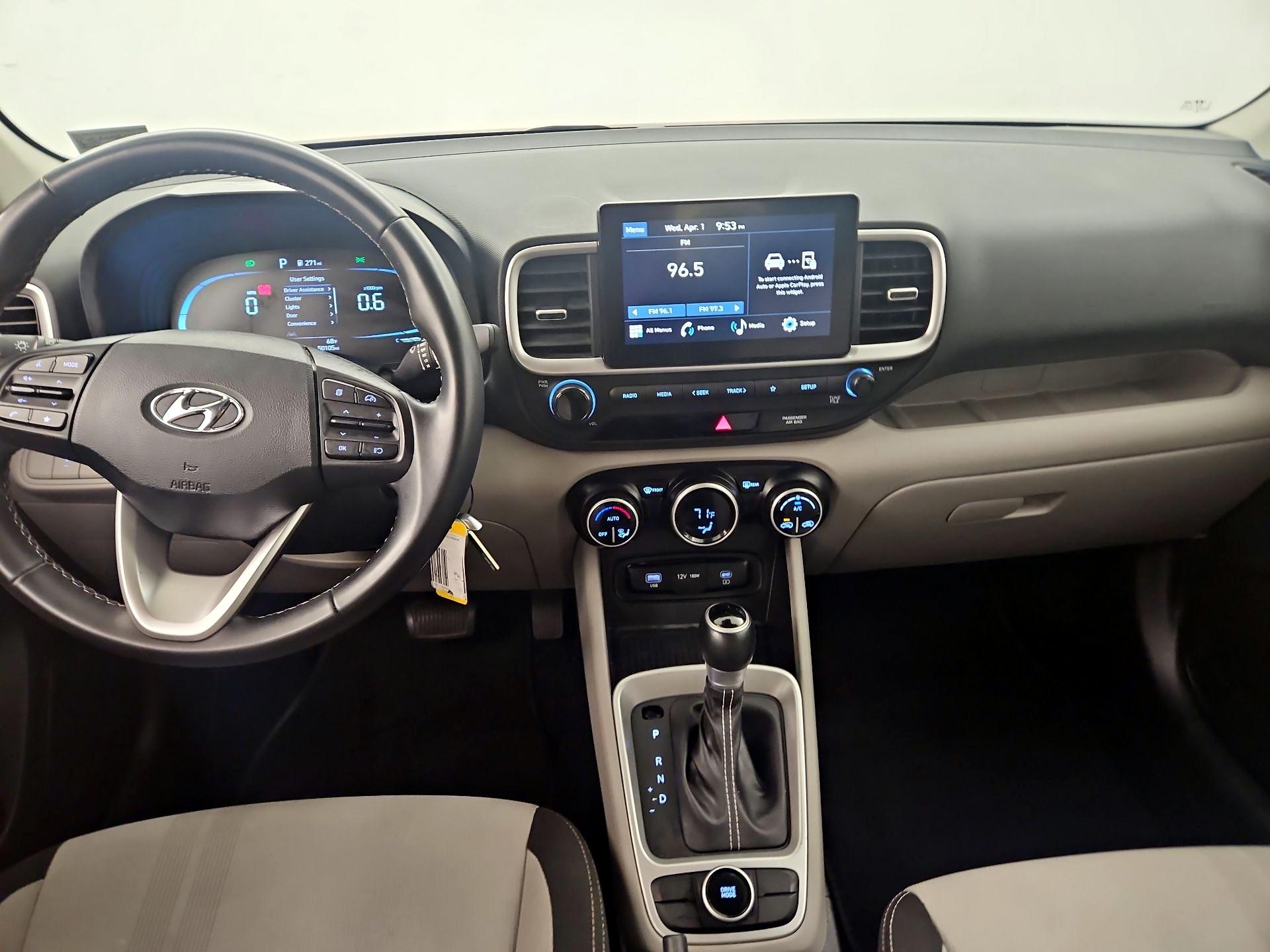 Thumbnail: 2023 Hyundai Venue - 9