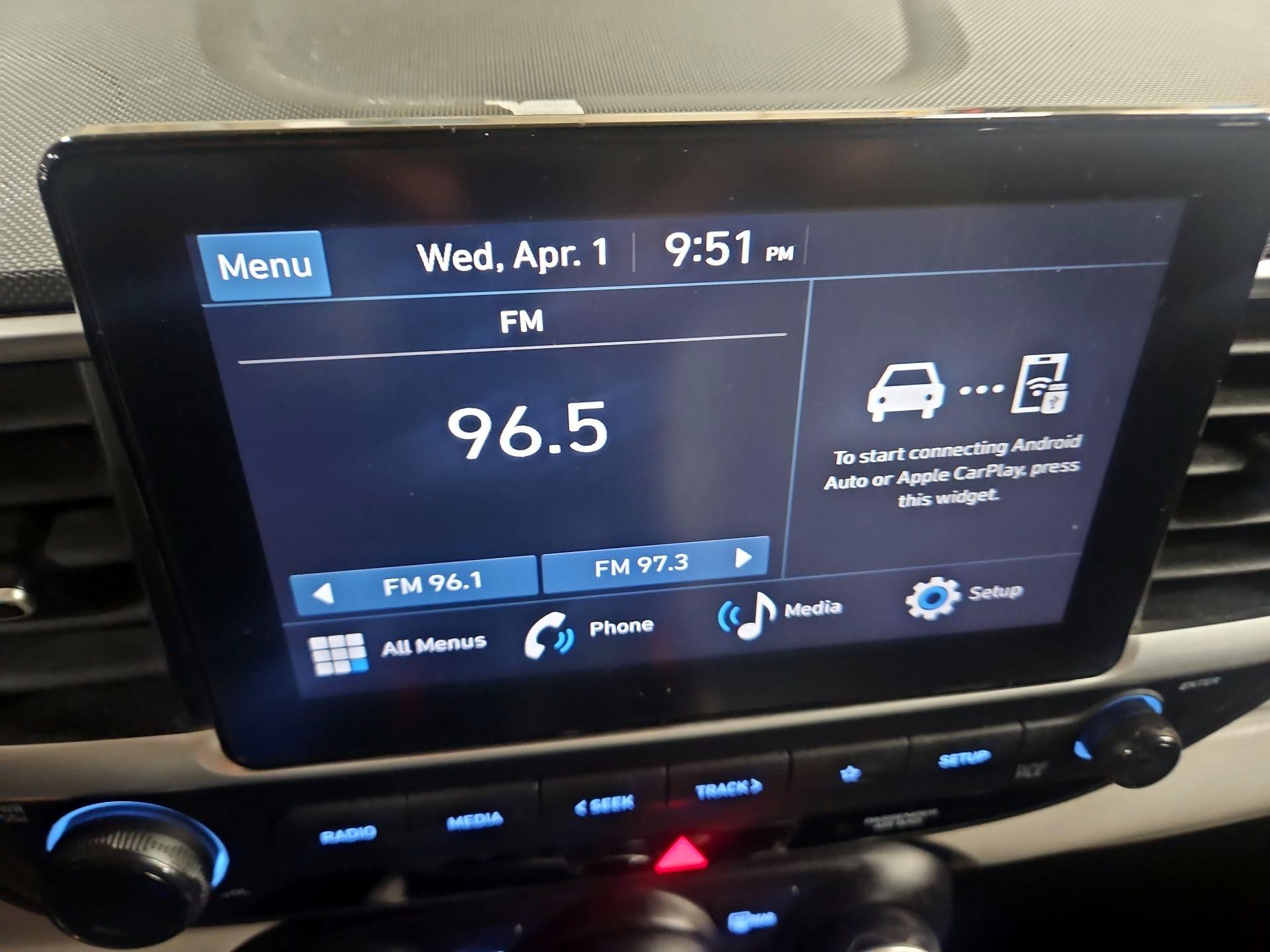 Thumbnail: 2023 Hyundai Venue - 15