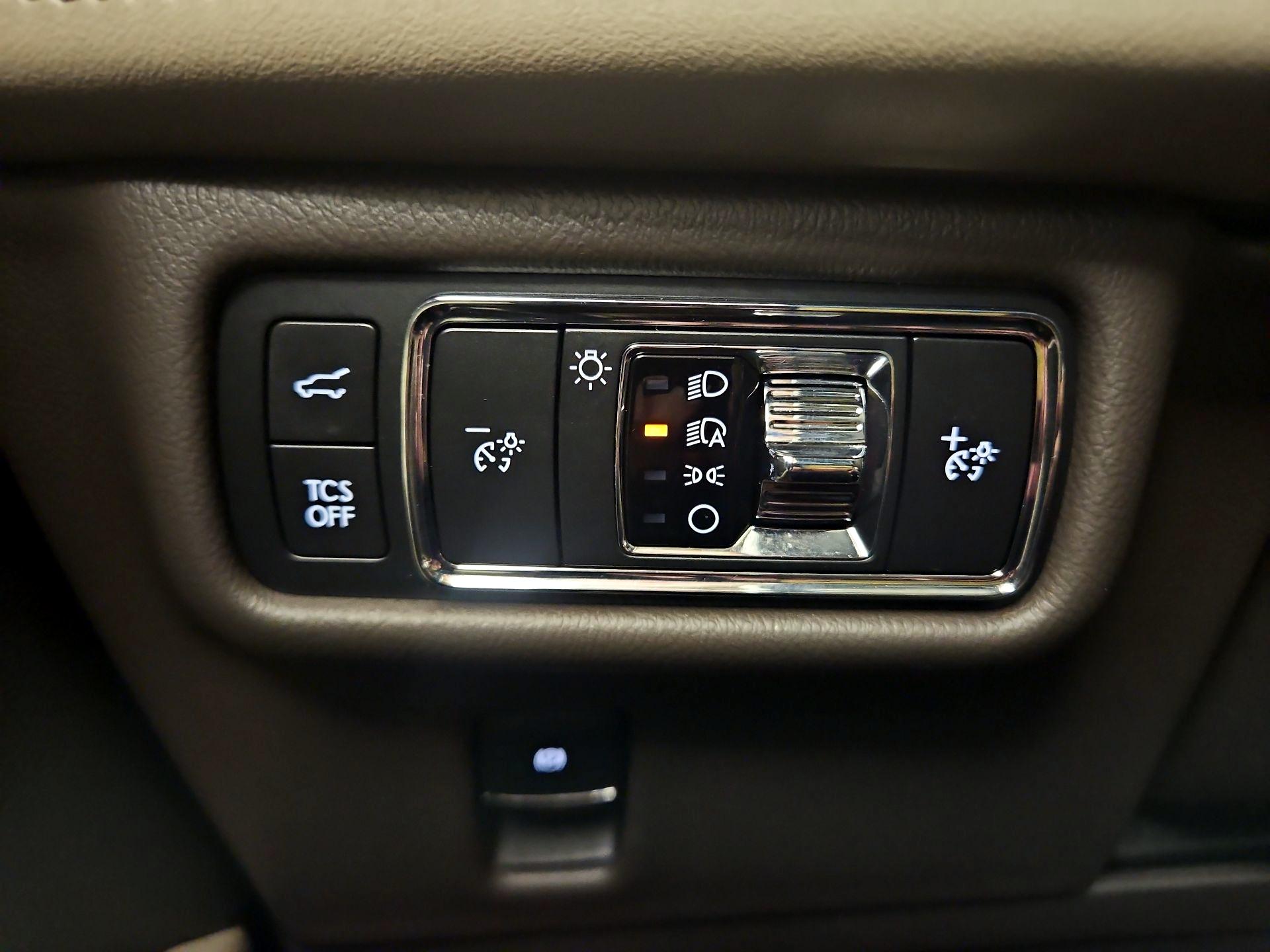 Thumbnail: 2022 Lincoln Nautilus - 13