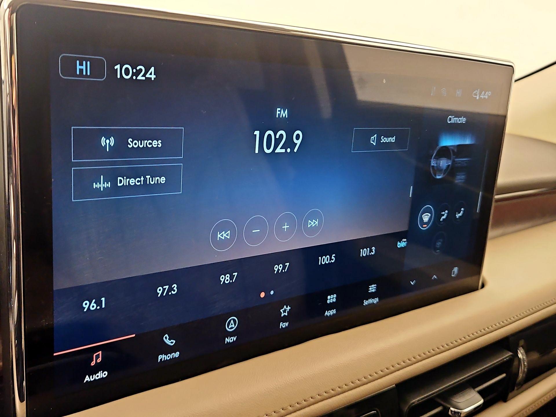 Thumbnail: 2022 Lincoln Nautilus - 16