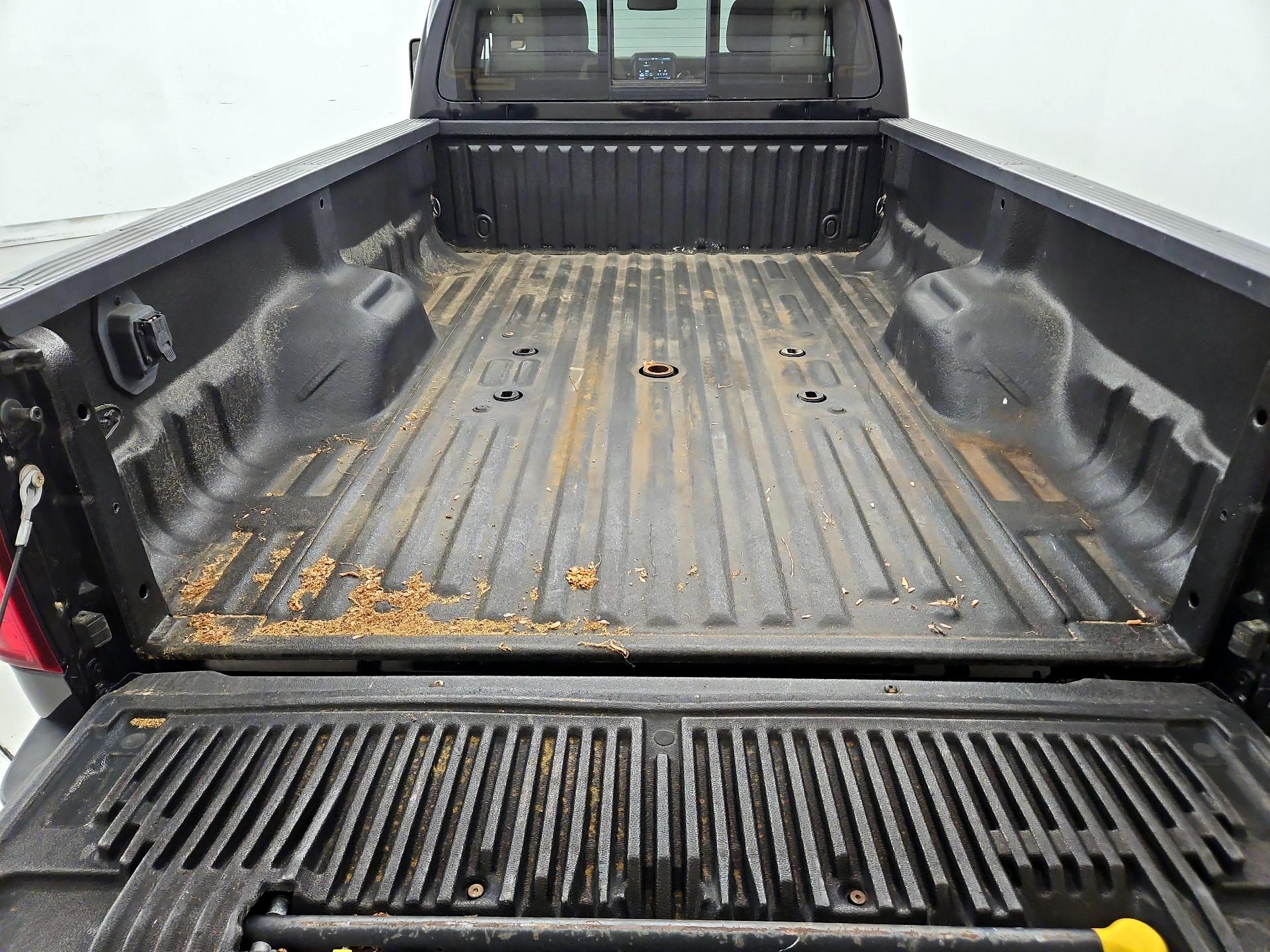 Thumbnail: 2016 Ford F-350 - 19