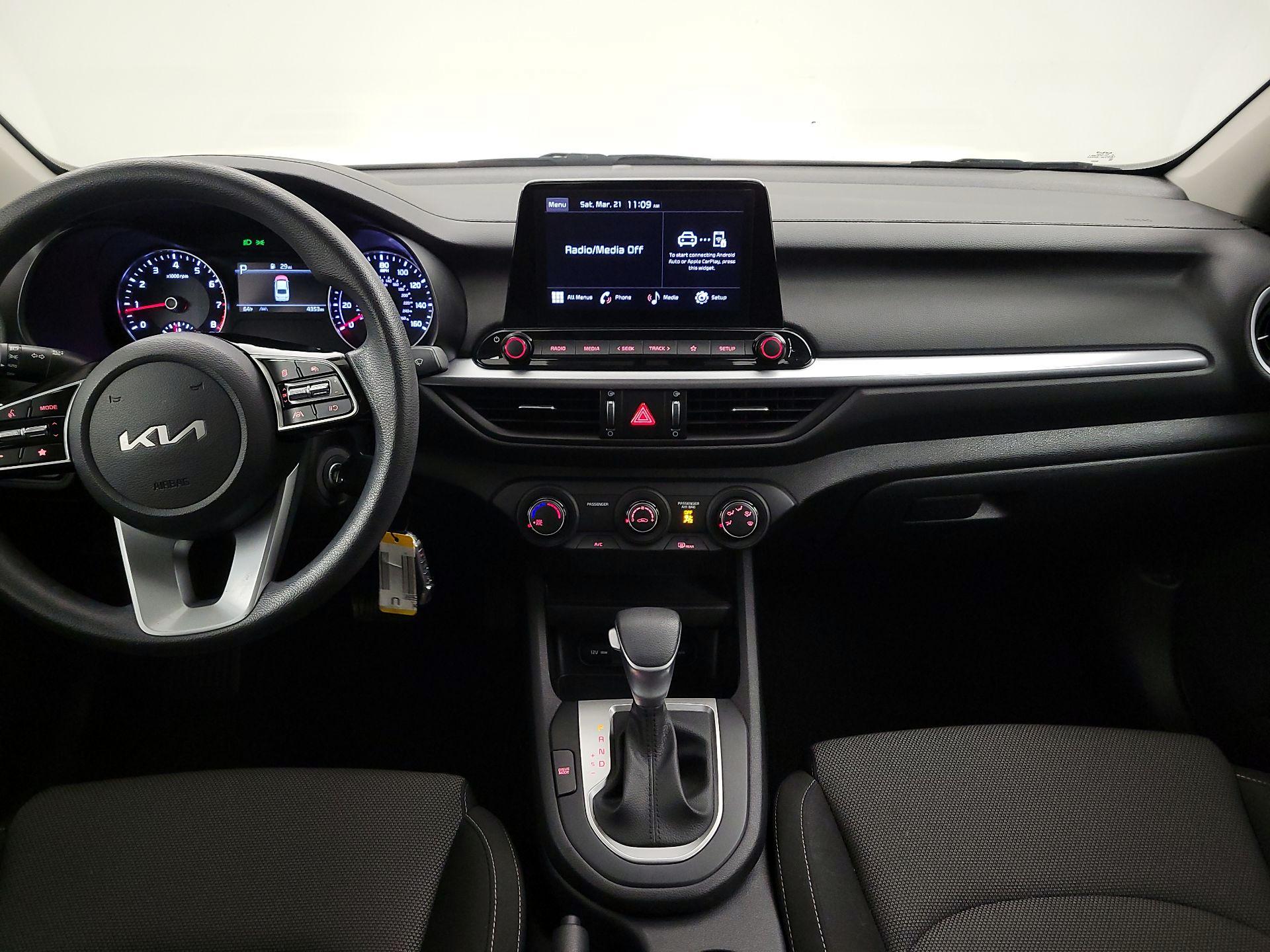 Thumbnail: 2023 Kia Forte - 9