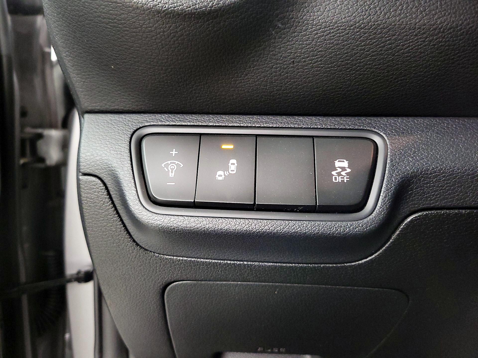 Thumbnail: 2023 Kia Forte - 13