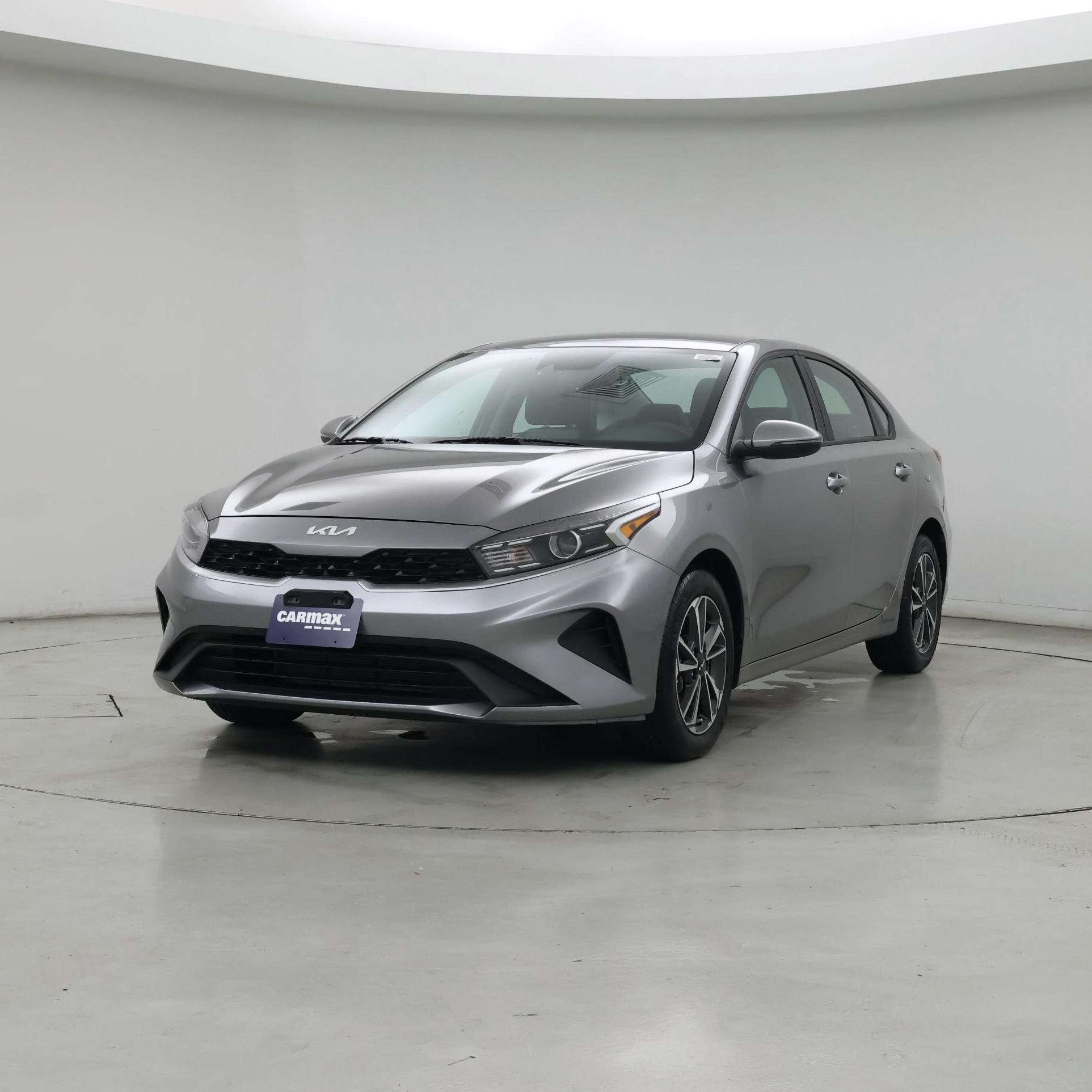 Thumbnail: 2023 Kia Forte - 4