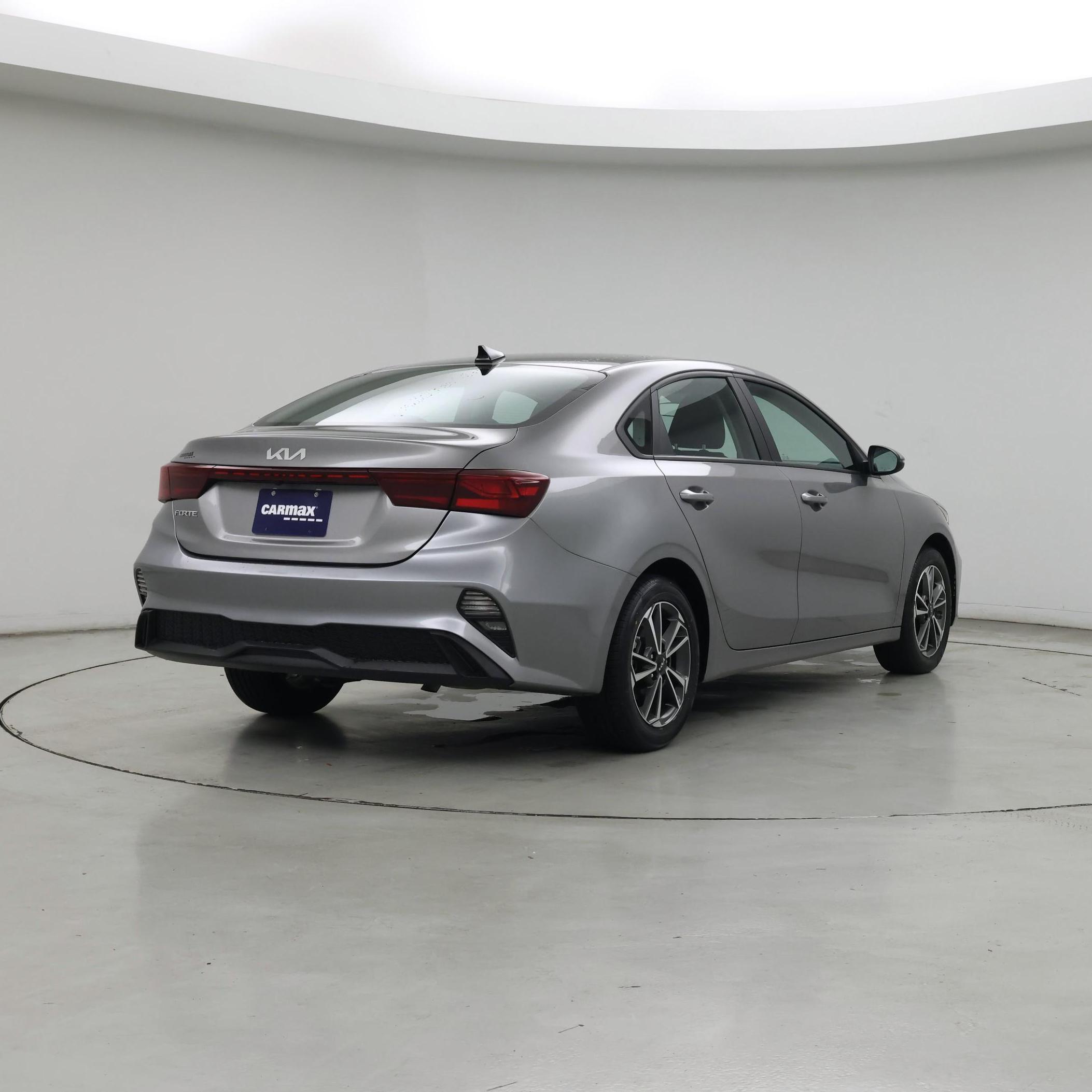 Thumbnail: 2023 Kia Forte - 8