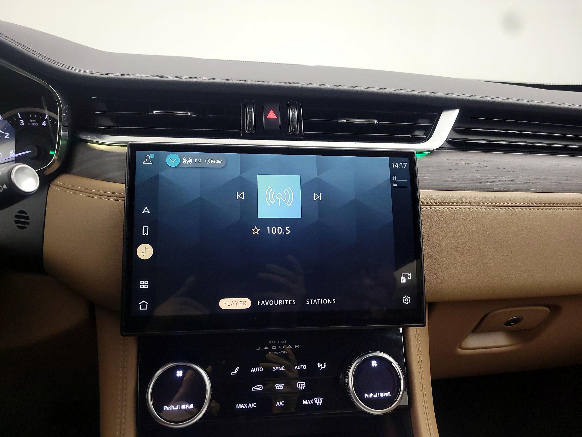 Thumbnail: 2023 Jaguar F-Pace - 16