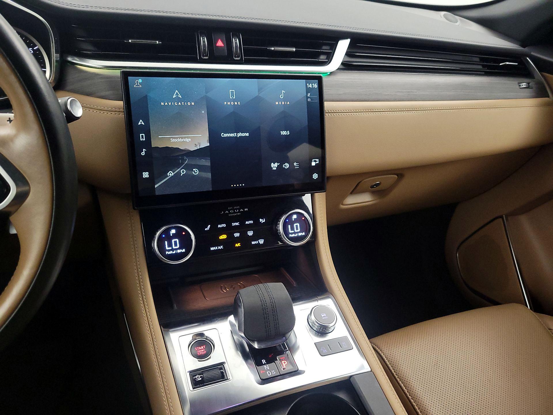 Thumbnail: 2023 Jaguar F-Pace - 17