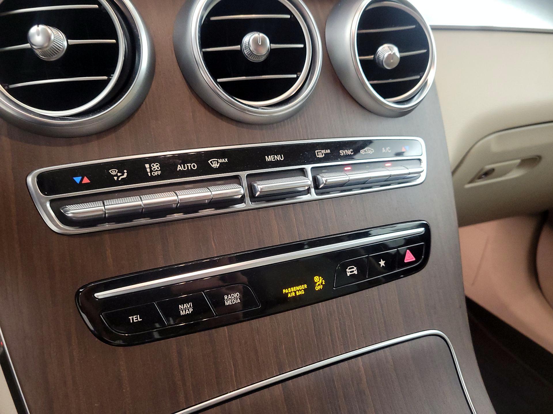 Thumbnail: 2022 Mercedes-Benz GLC - 16