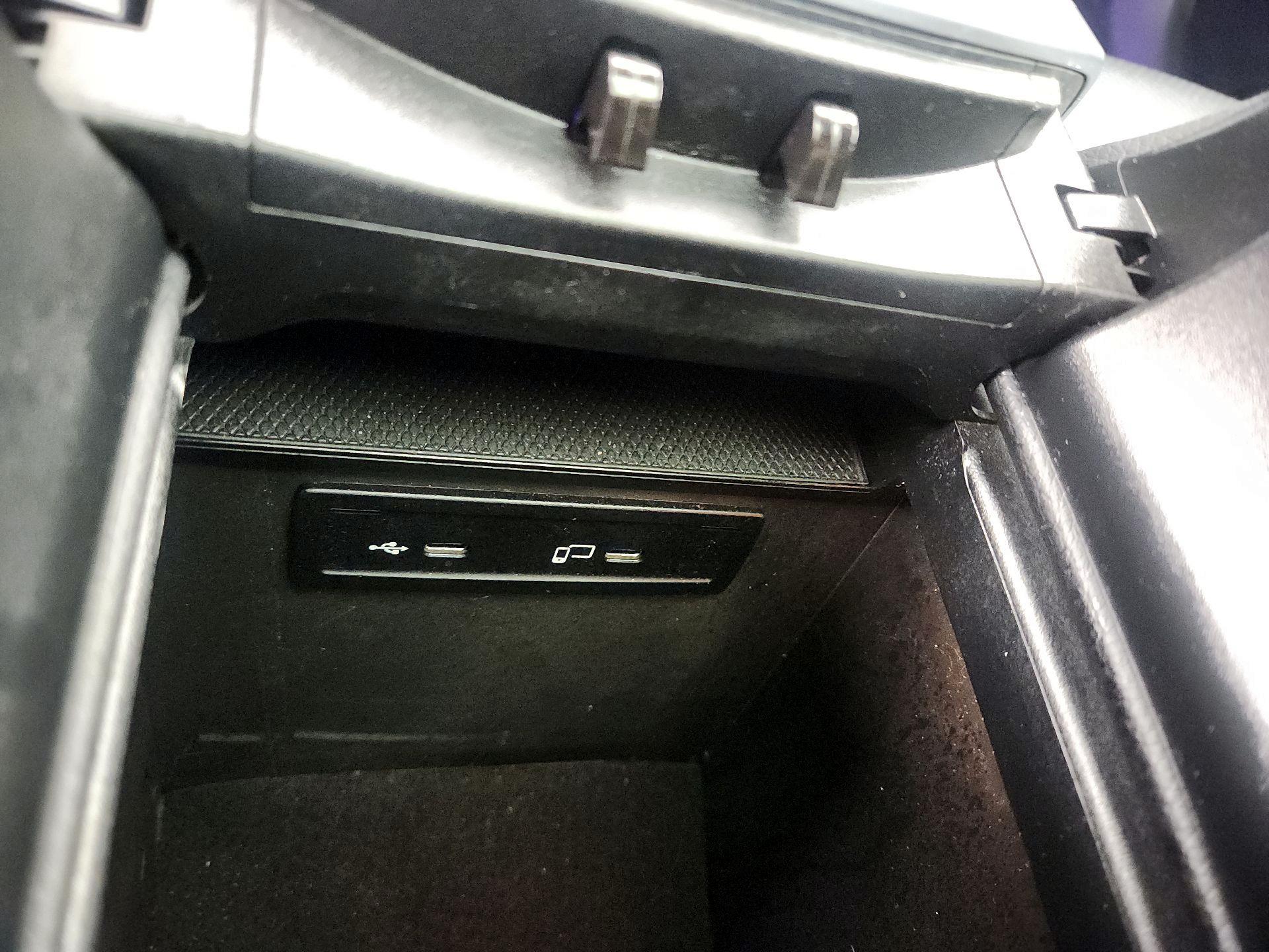 Thumbnail: 2022 Mercedes-Benz GLC - 18