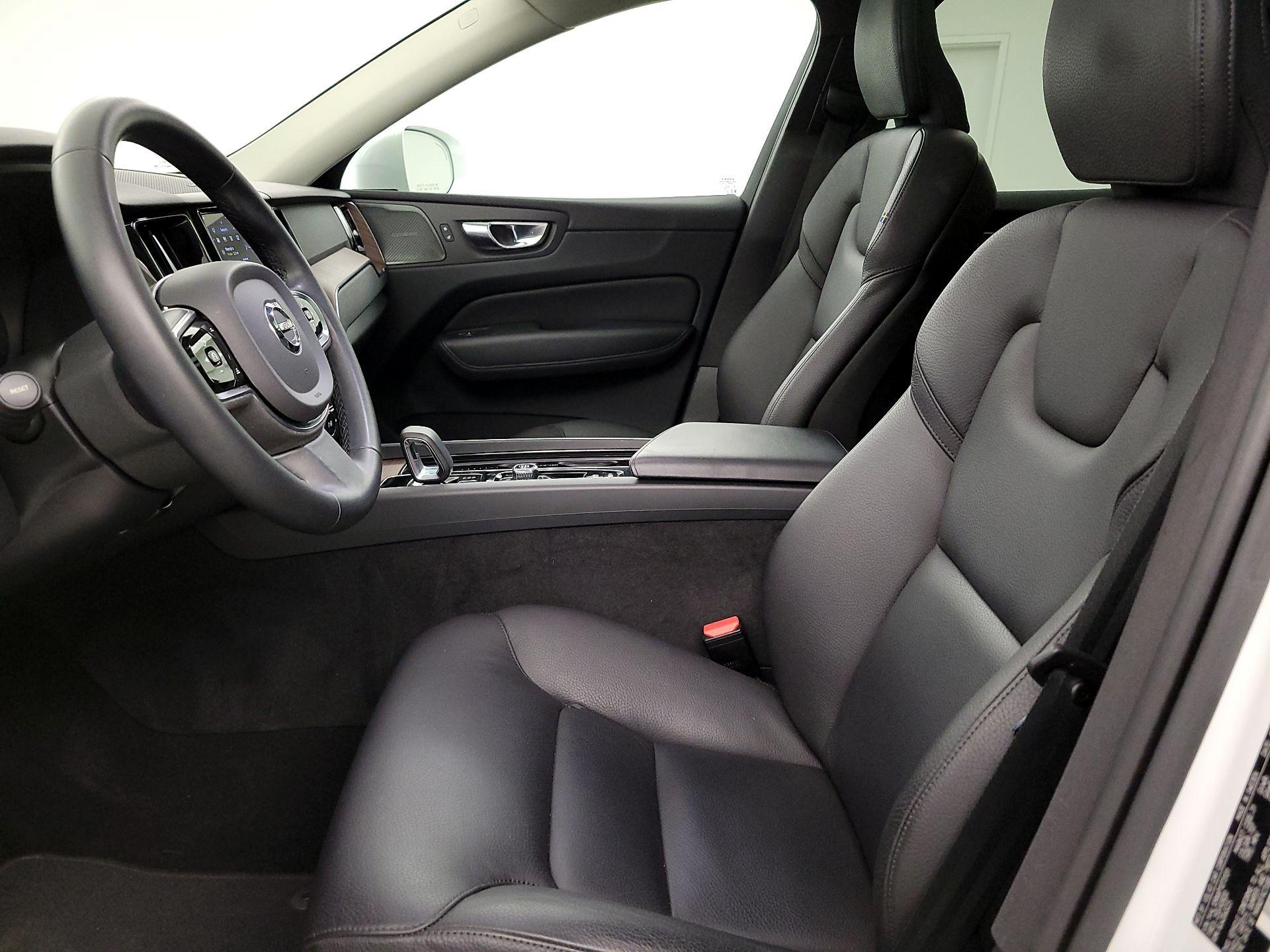 Thumbnail: 2023 Volvo XC60 - 11