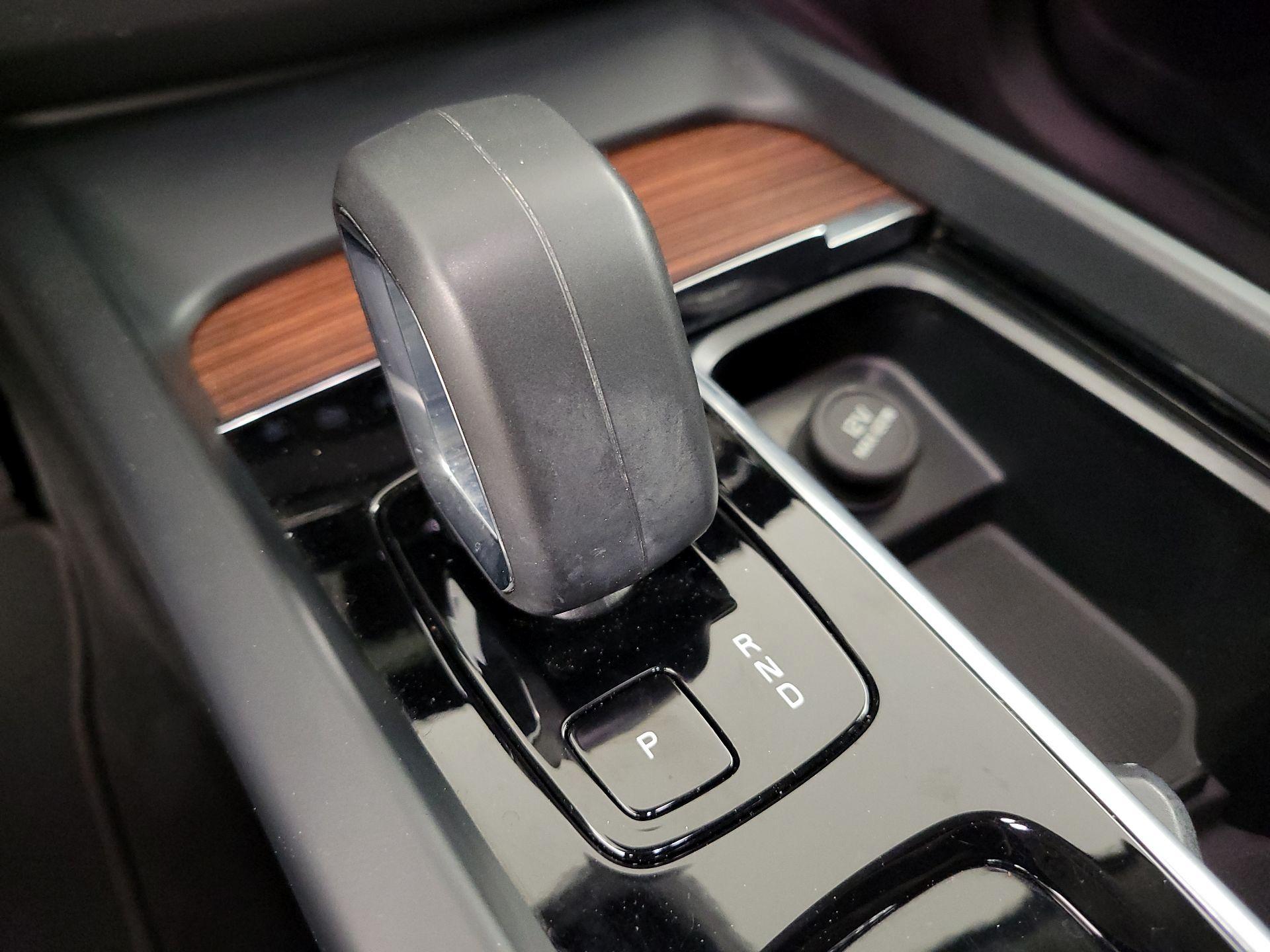 Thumbnail: 2023 Volvo XC60 - 18