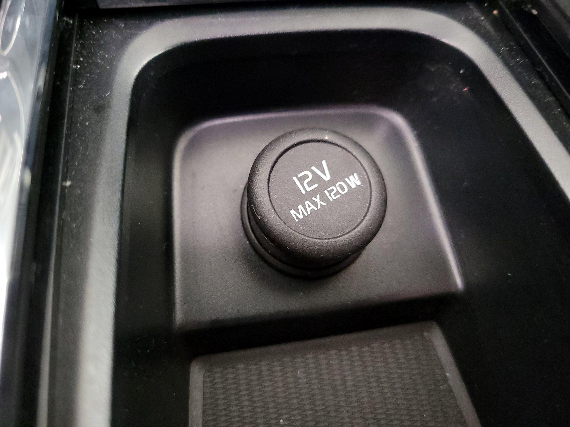 Thumbnail: 2023 Volvo XC60 - 19