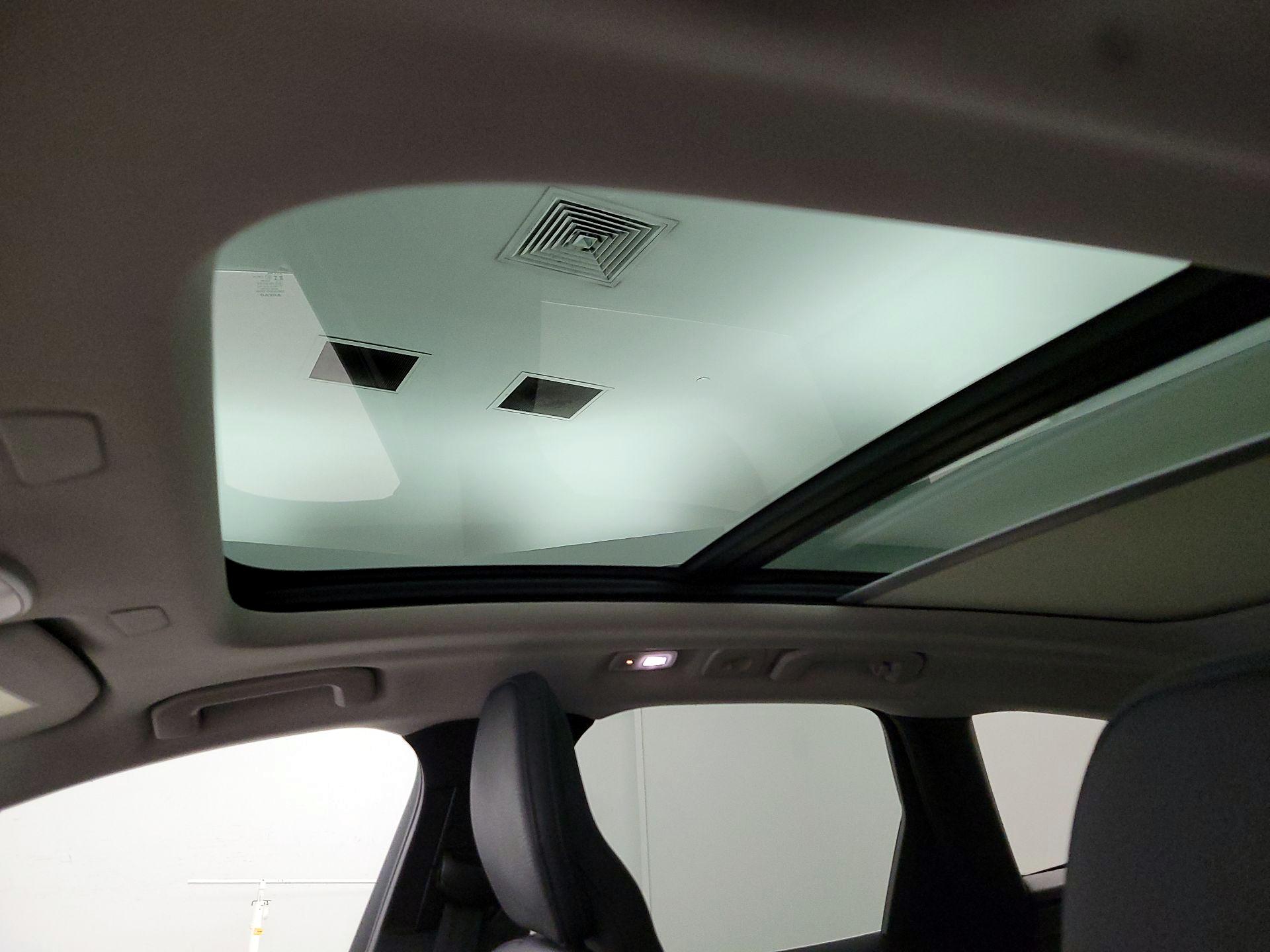 Thumbnail: 2023 Volvo XC60 - 20