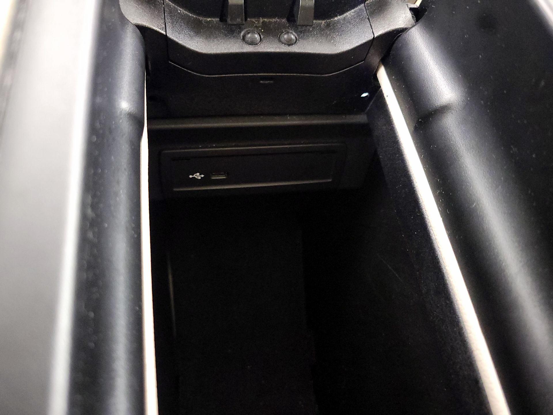 Thumbnail: 2023 Mercedes-Benz GLB - 18