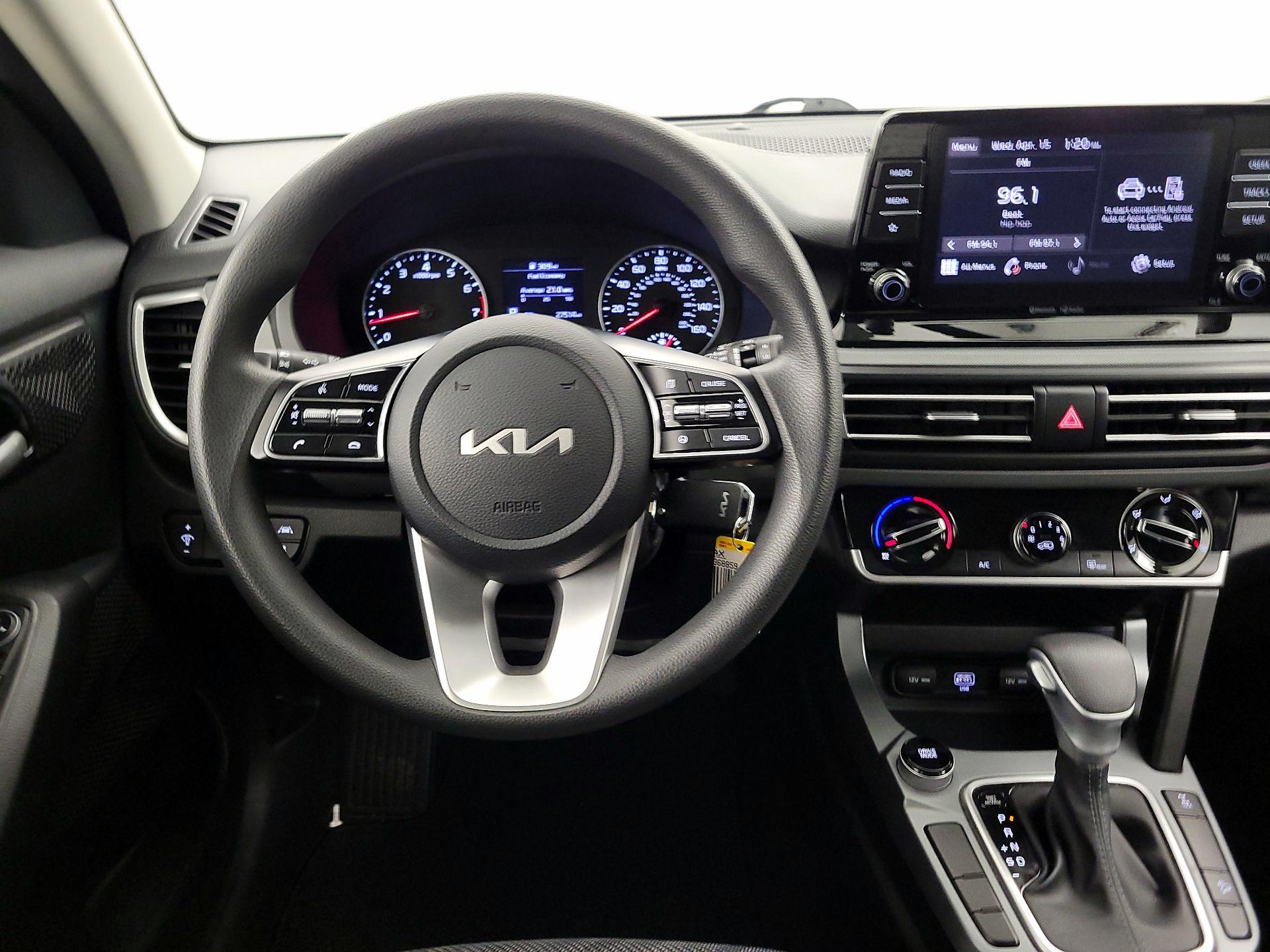 Thumbnail: 2023 Kia Seltos - 10