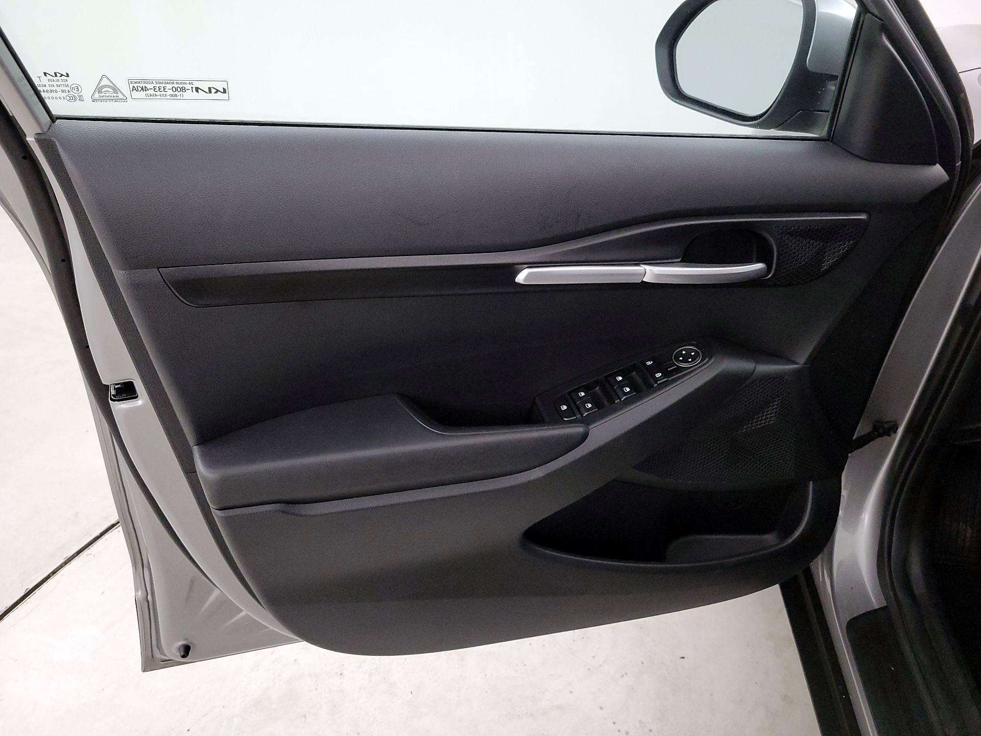 Thumbnail: 2023 Kia Seltos - 12