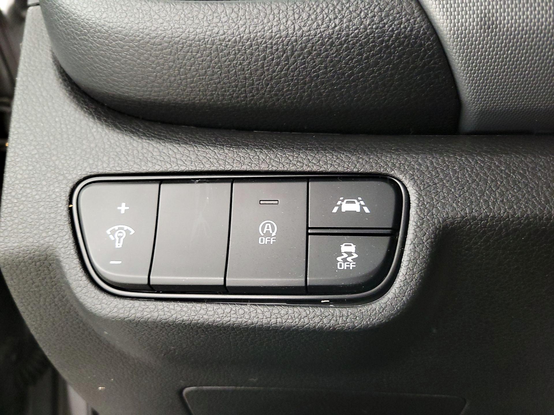 Thumbnail: 2023 Kia Seltos - 13