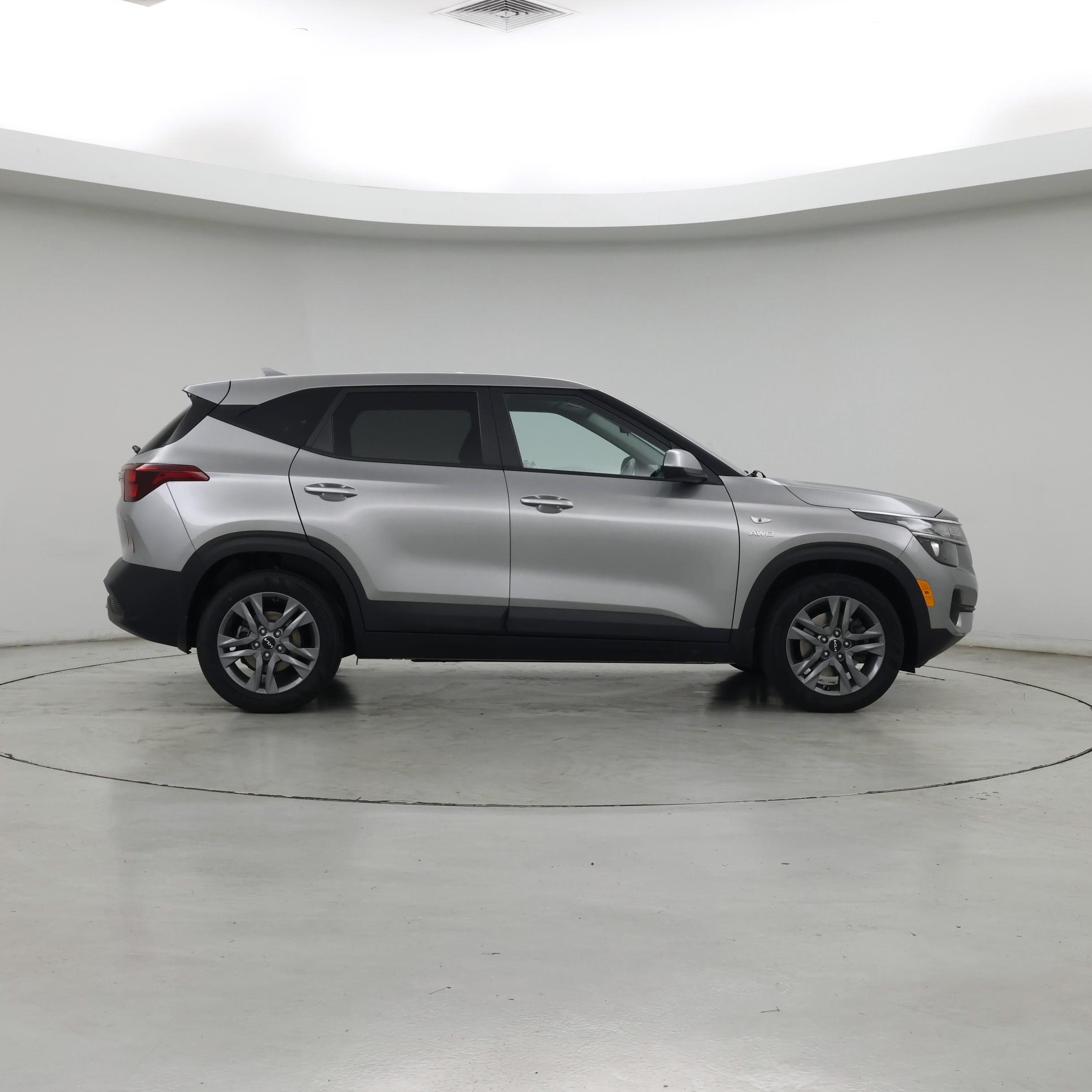 Thumbnail: 2023 Kia Seltos - 7