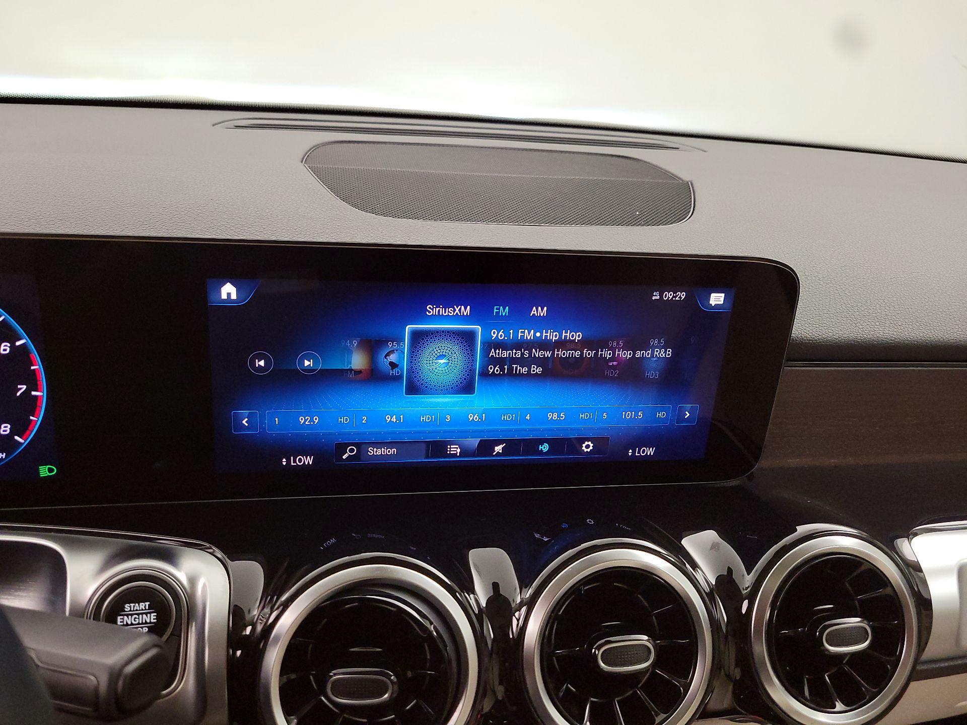 Thumbnail: 2022 Mercedes-Benz GLB - 15