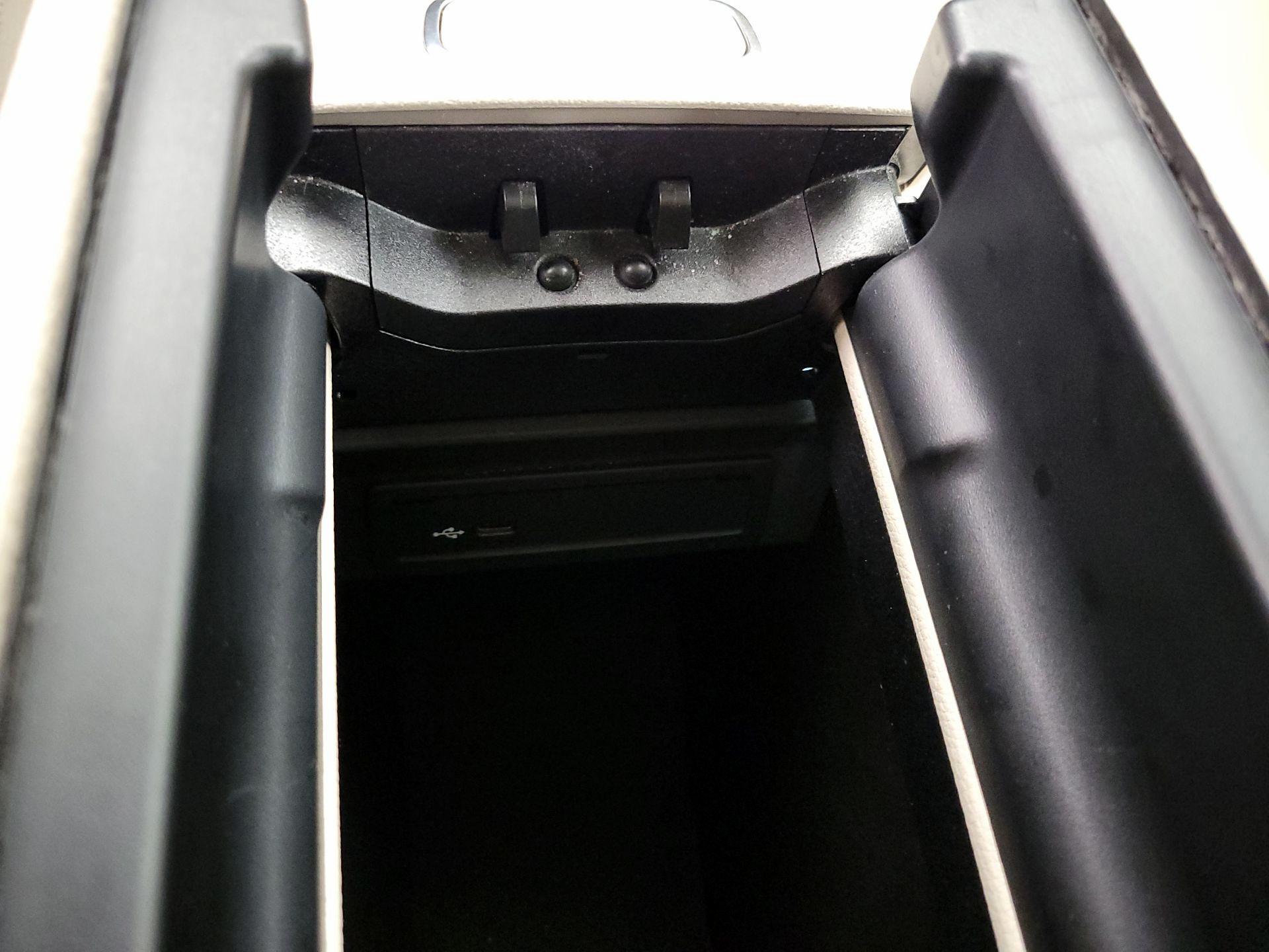 Thumbnail: 2022 Mercedes-Benz GLB - 18