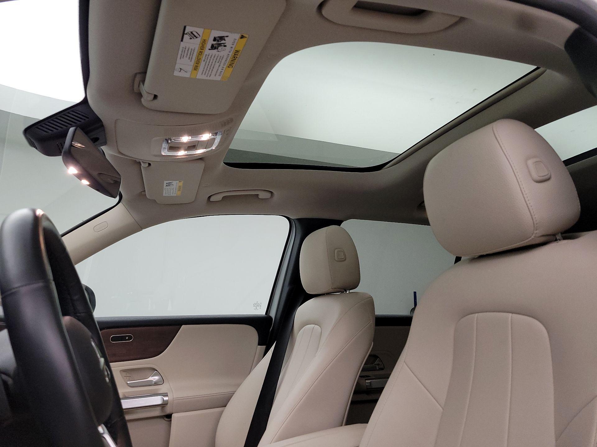 Thumbnail: 2022 Mercedes-Benz GLB - 19