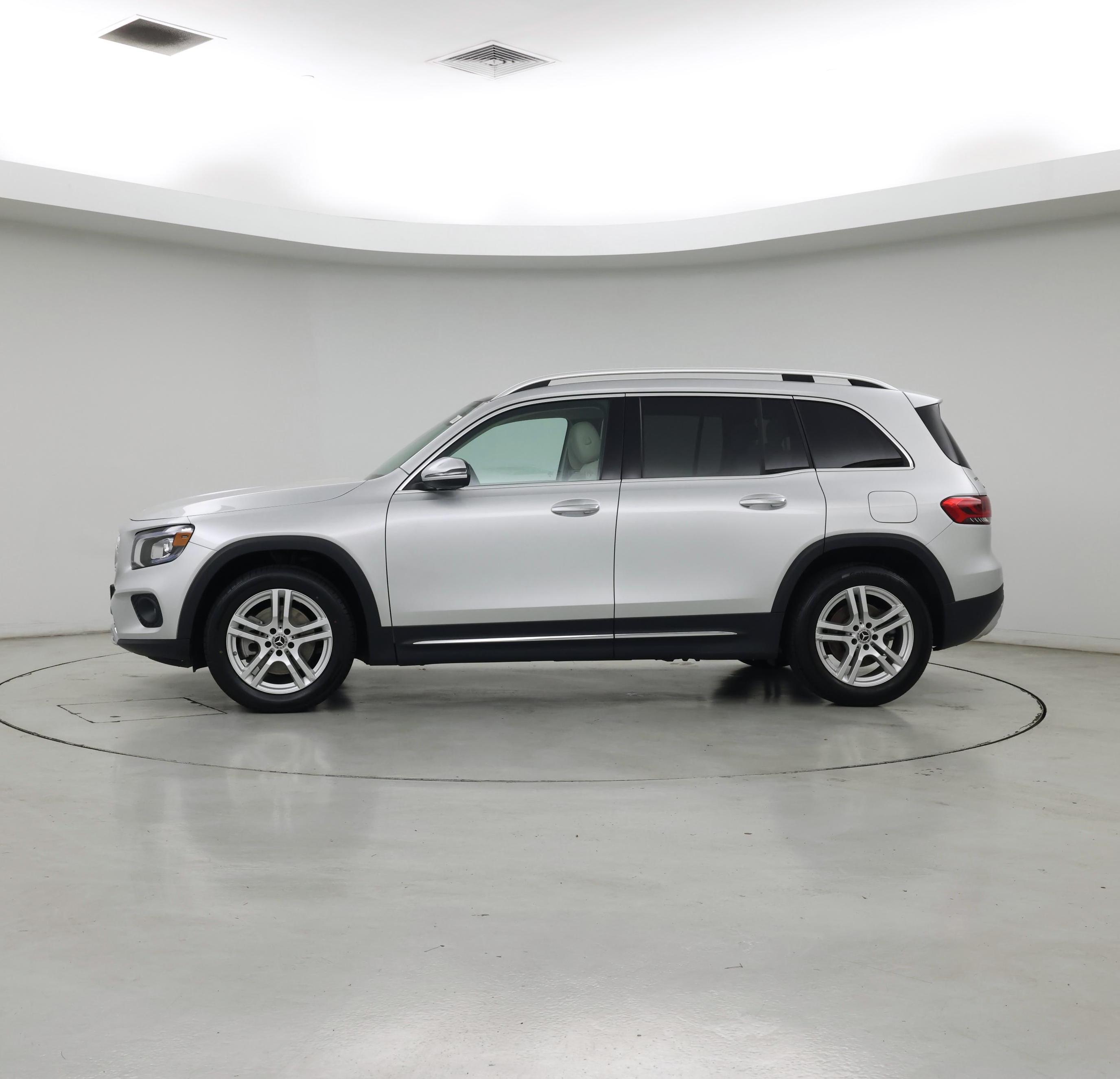 Thumbnail: 2022 Mercedes-Benz GLB - 3