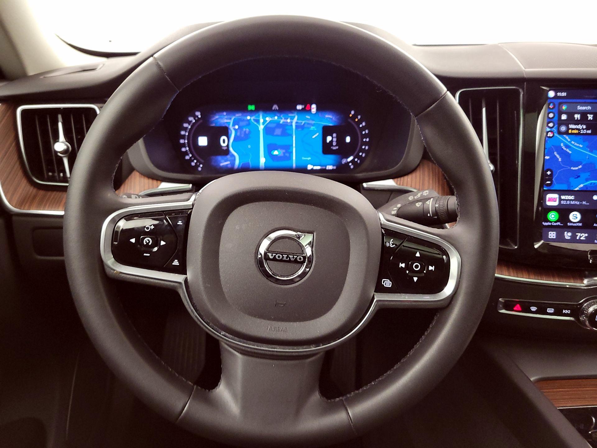 Thumbnail: 2023 Volvo XC60 - 10