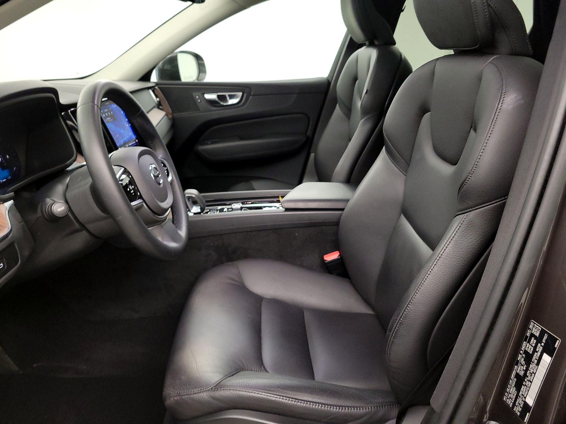 Thumbnail: 2023 Volvo XC60 - 11